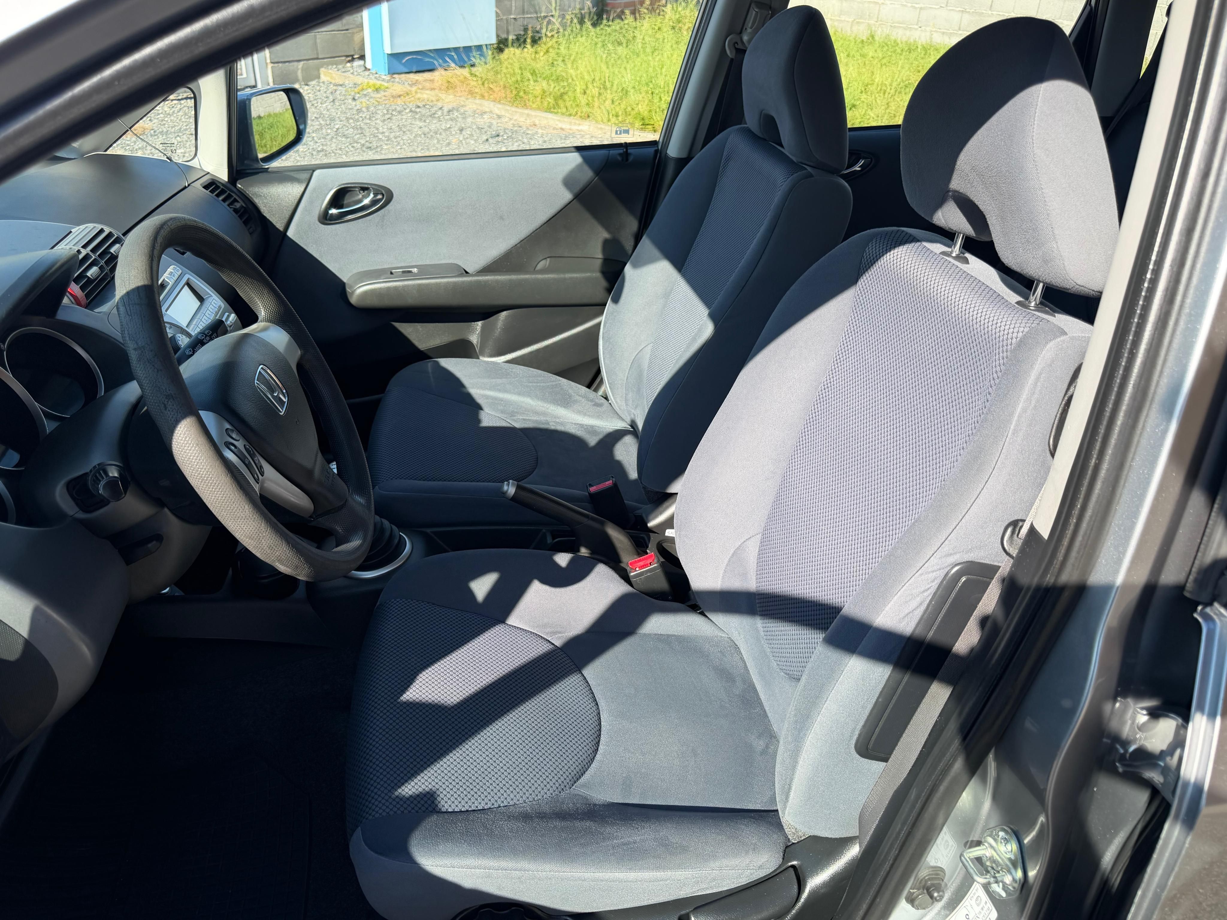 Honda Jazz, 1.4I 61KW TAŽNÉ - fotka 6