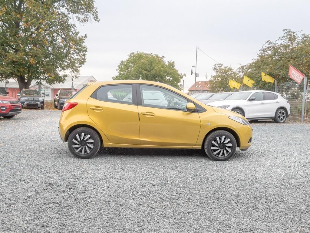 Mazda 2, 1.4i 63KW – PO SERVISU - fotka 4