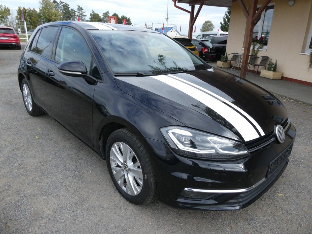 Volkswagen Golf, 1,6 TDi 85kW navi,led,serviska