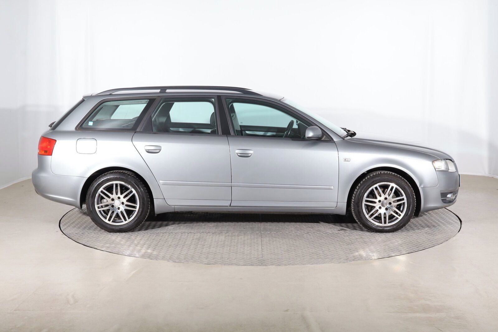 Audi A4, 2.0 TDI, po STK, plně pojízdný - fotka 6