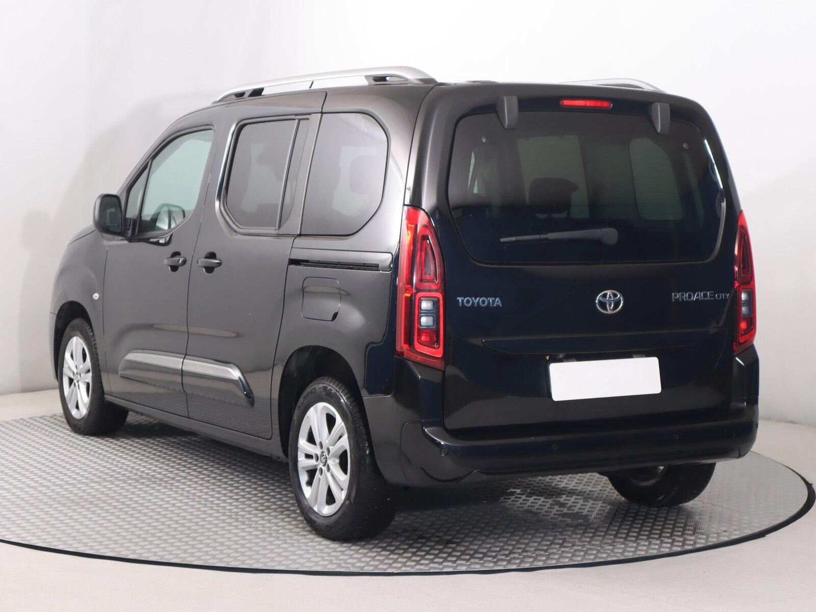 Toyota Proace City Verso, 1.5 D-4D, Shuttle, 5Míst, ČR - fotka 4