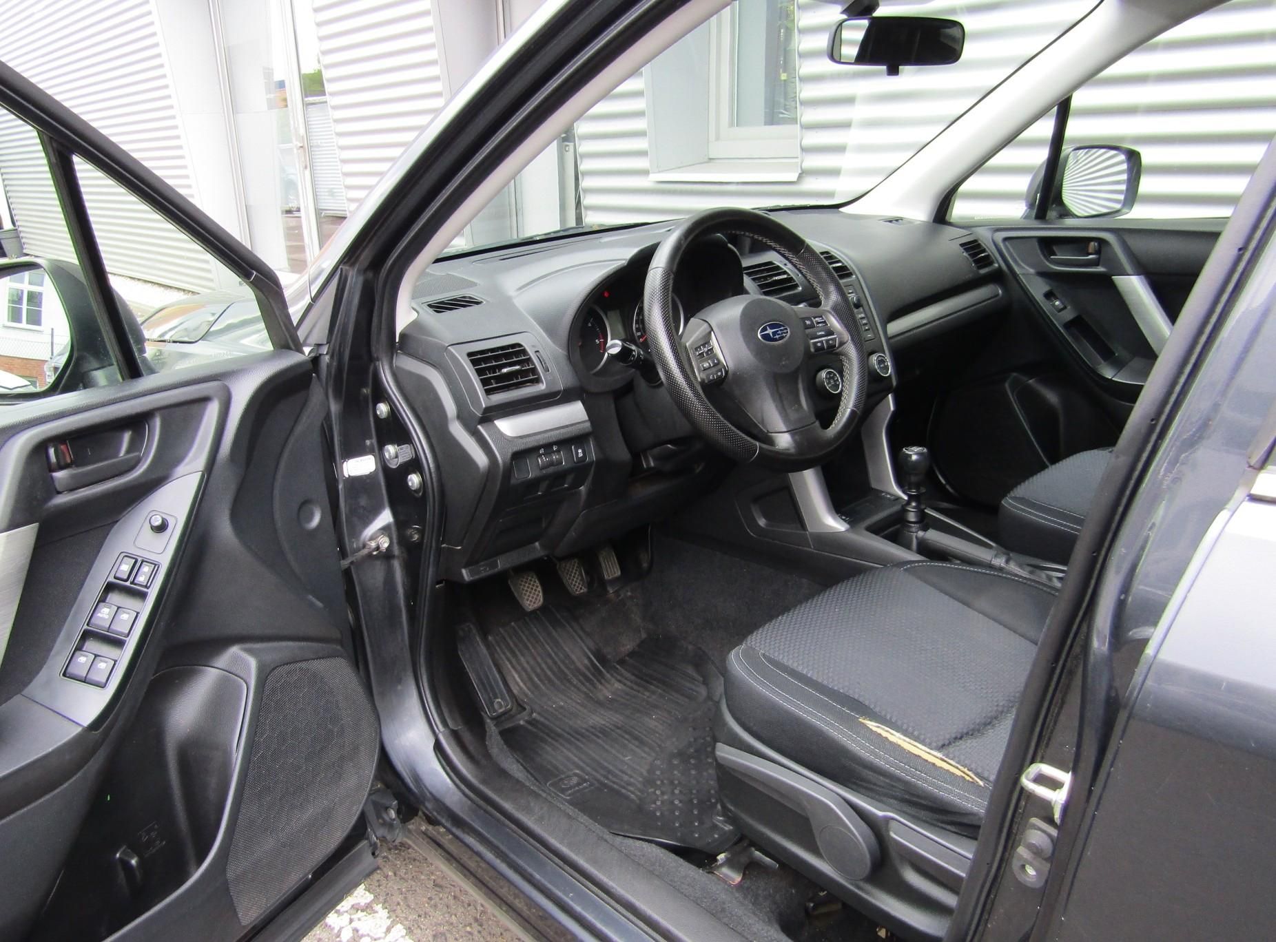 Subaru Forester, 2,0D  6MT 1.maj.ČR plný servis - fotka 6