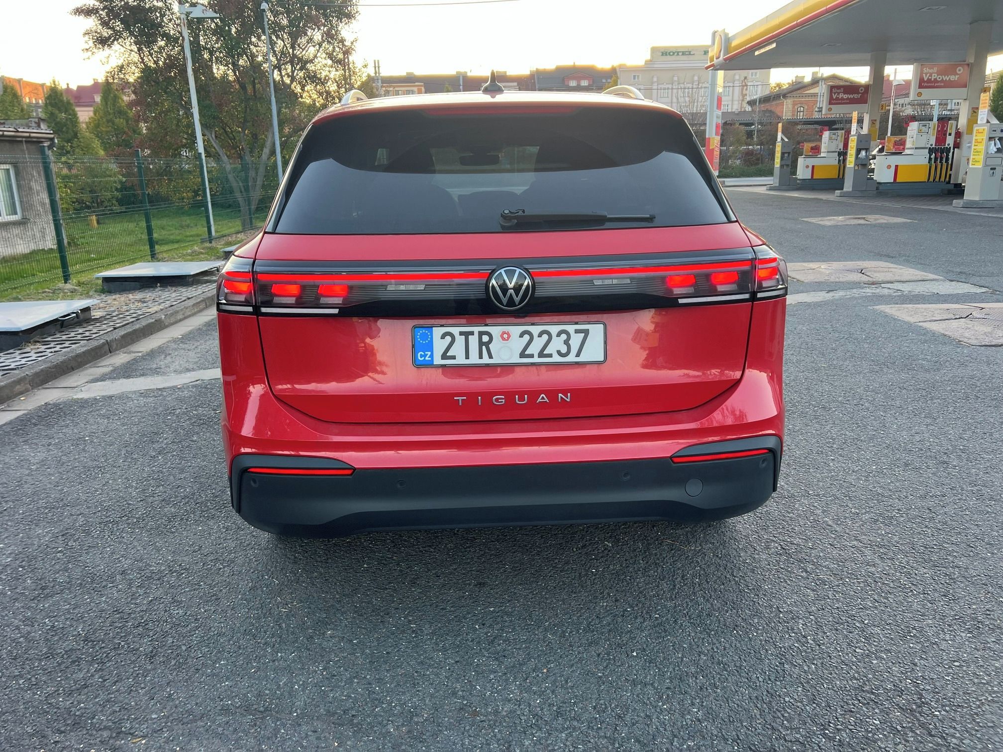 Volkswagen Tiguan, 15", DCC, H/K, tažné, nez. top - fotka 6
