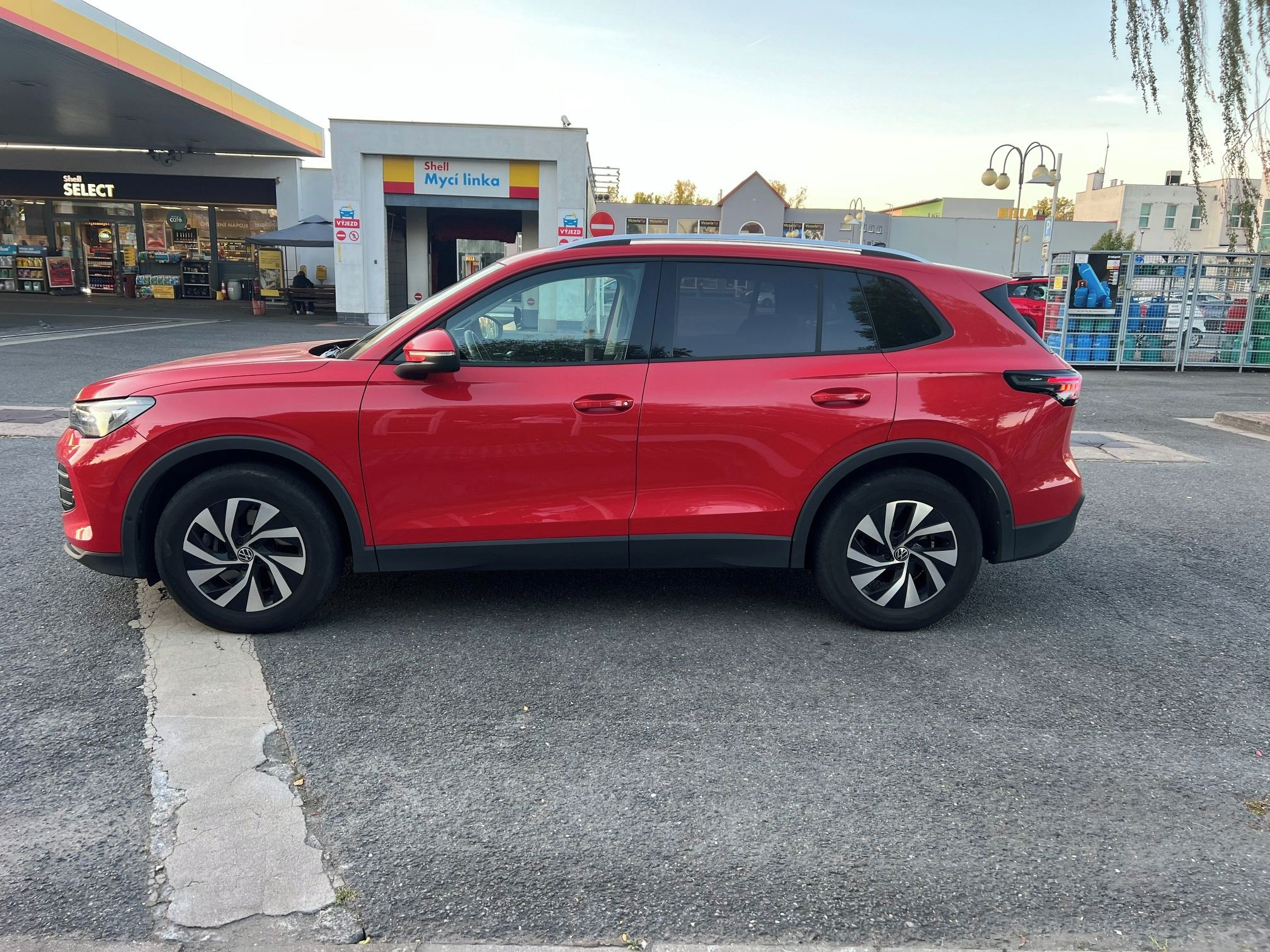 Volkswagen Tiguan, 15", DCC, H/K, tažné, nez. top - fotka 4