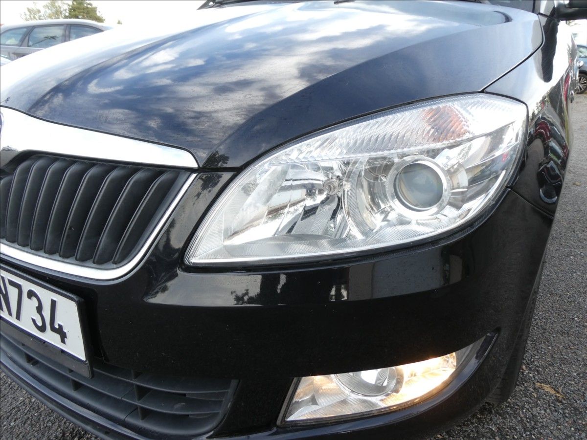 Škoda Fabia, 1,2 TSi, 2 x kola, po servise - fotka 4