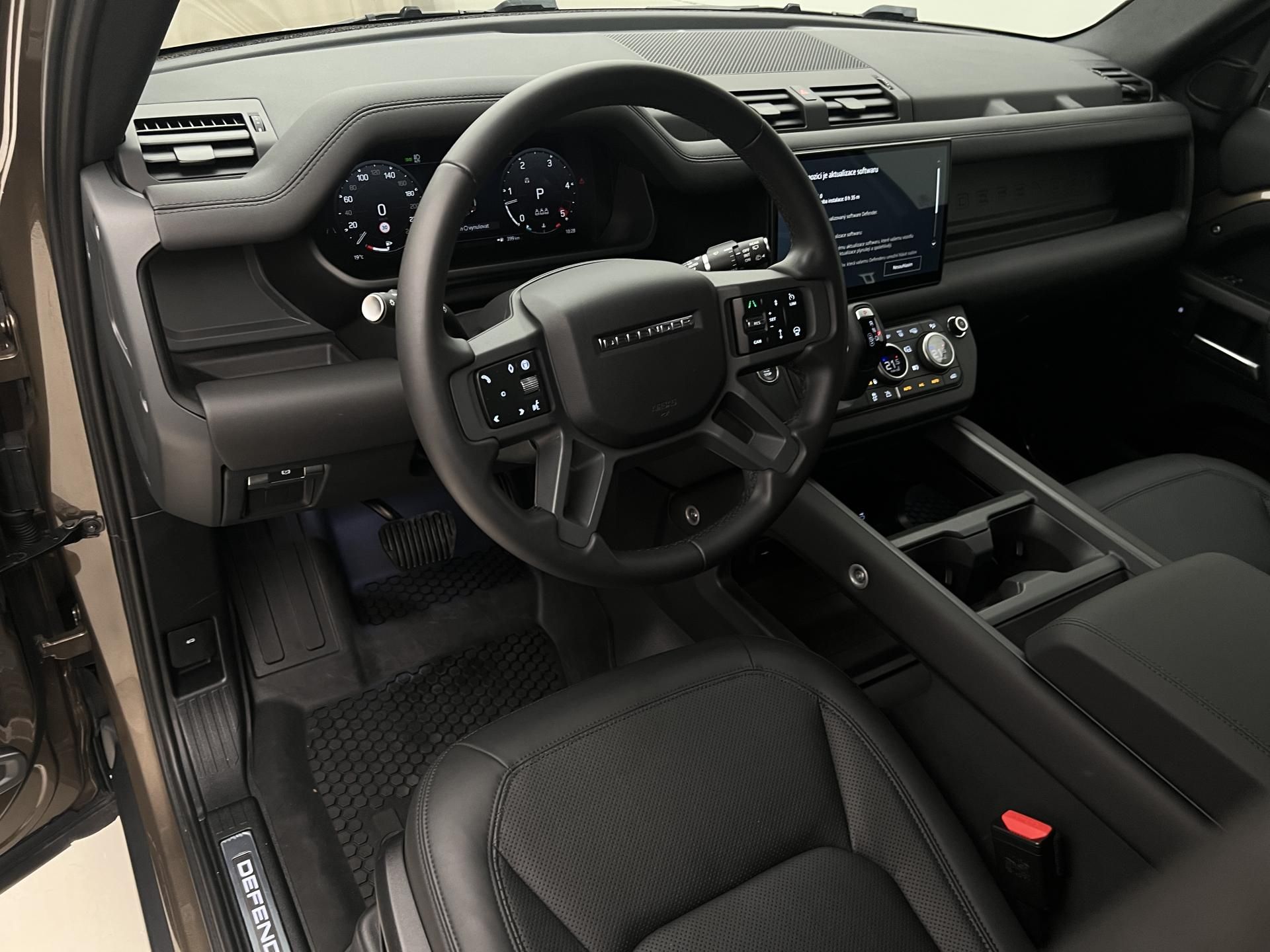 Land Rover Defender, 110 D300 X-DYNAMIC SE 1. maj. - fotka 4