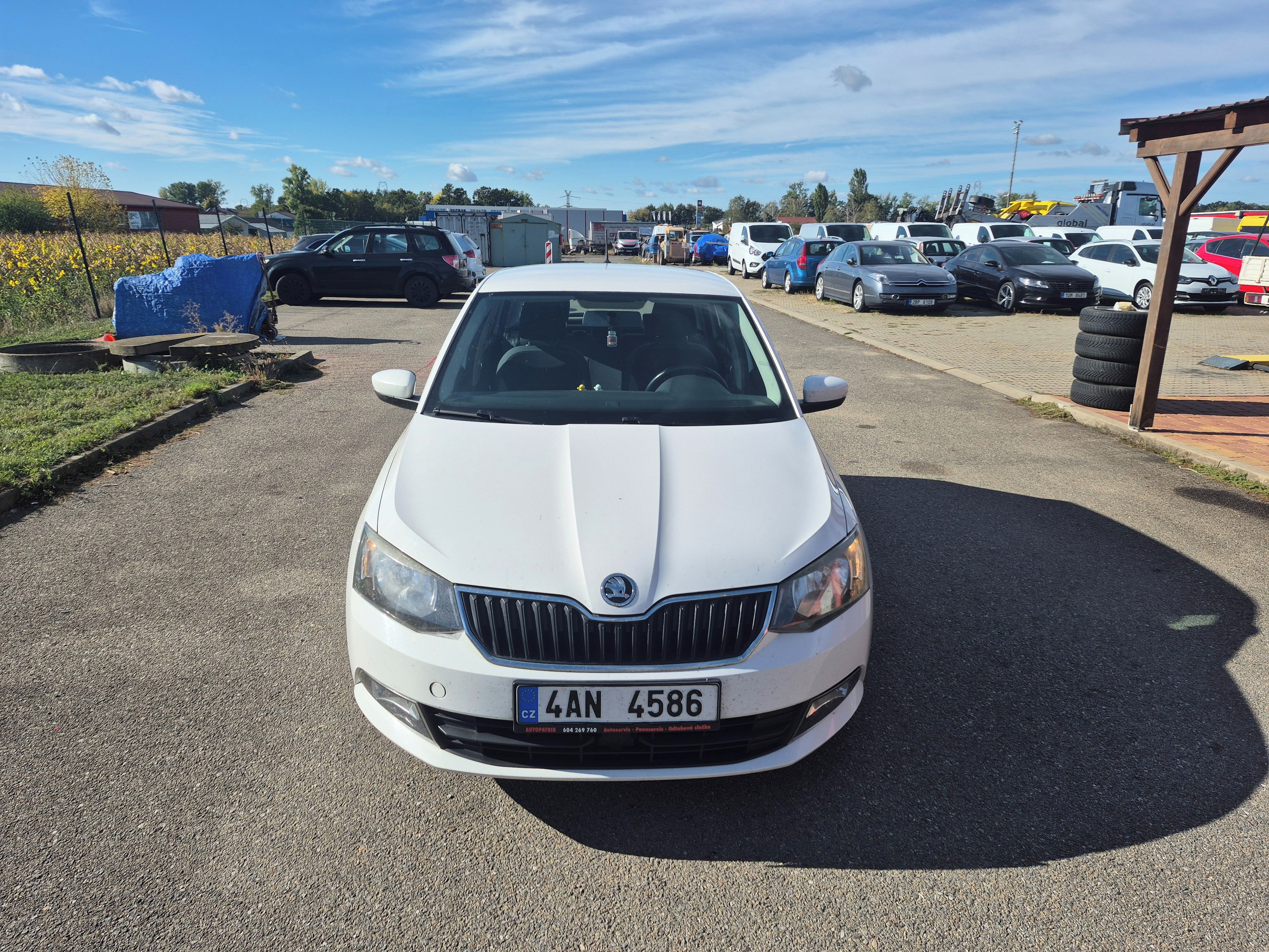Škoda Fabia, 1,0i, 44kW, klima - fotka 2