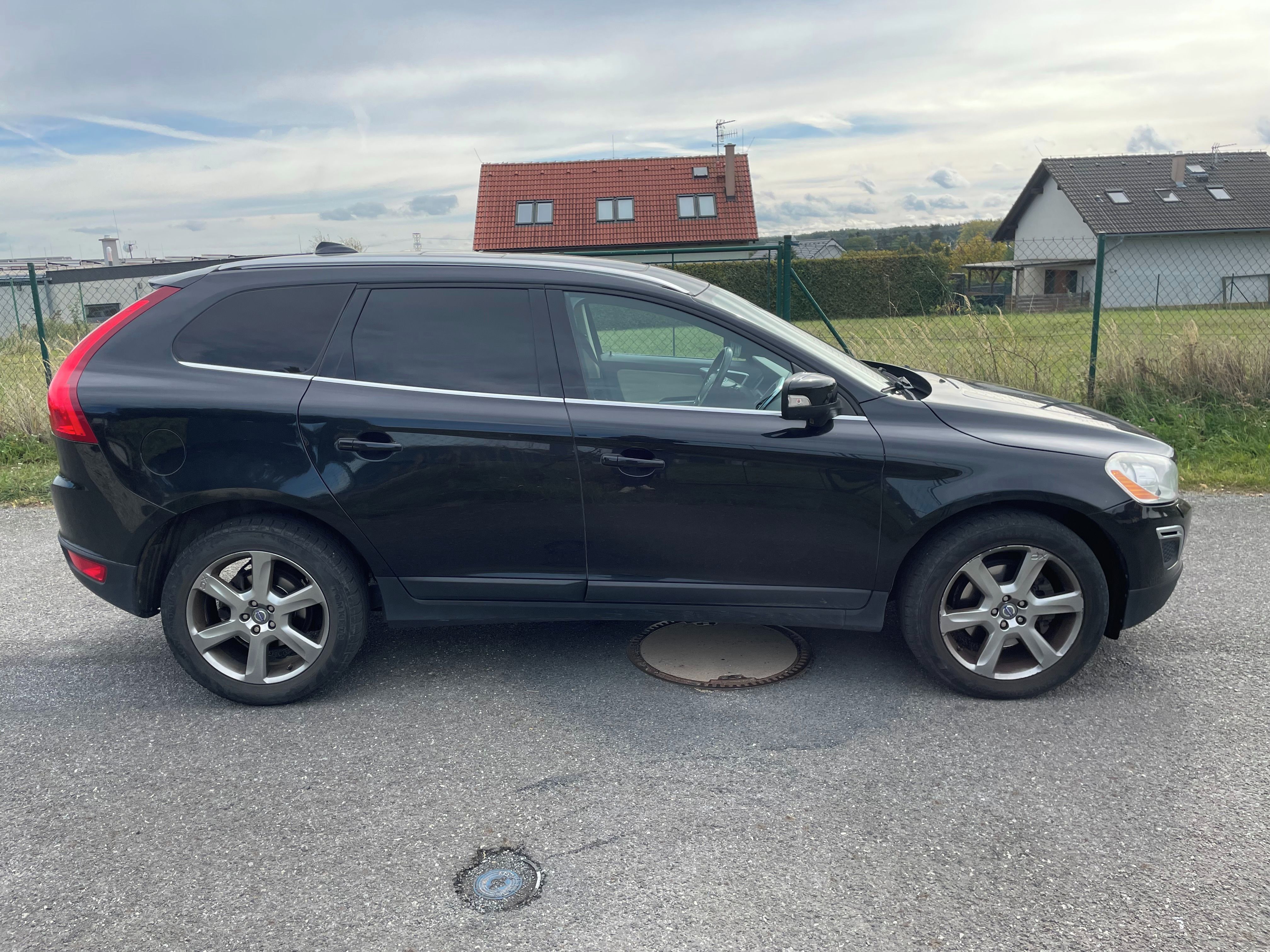 Volvo XC60, Volvo XC 60 D5 AWD - fotka 3
