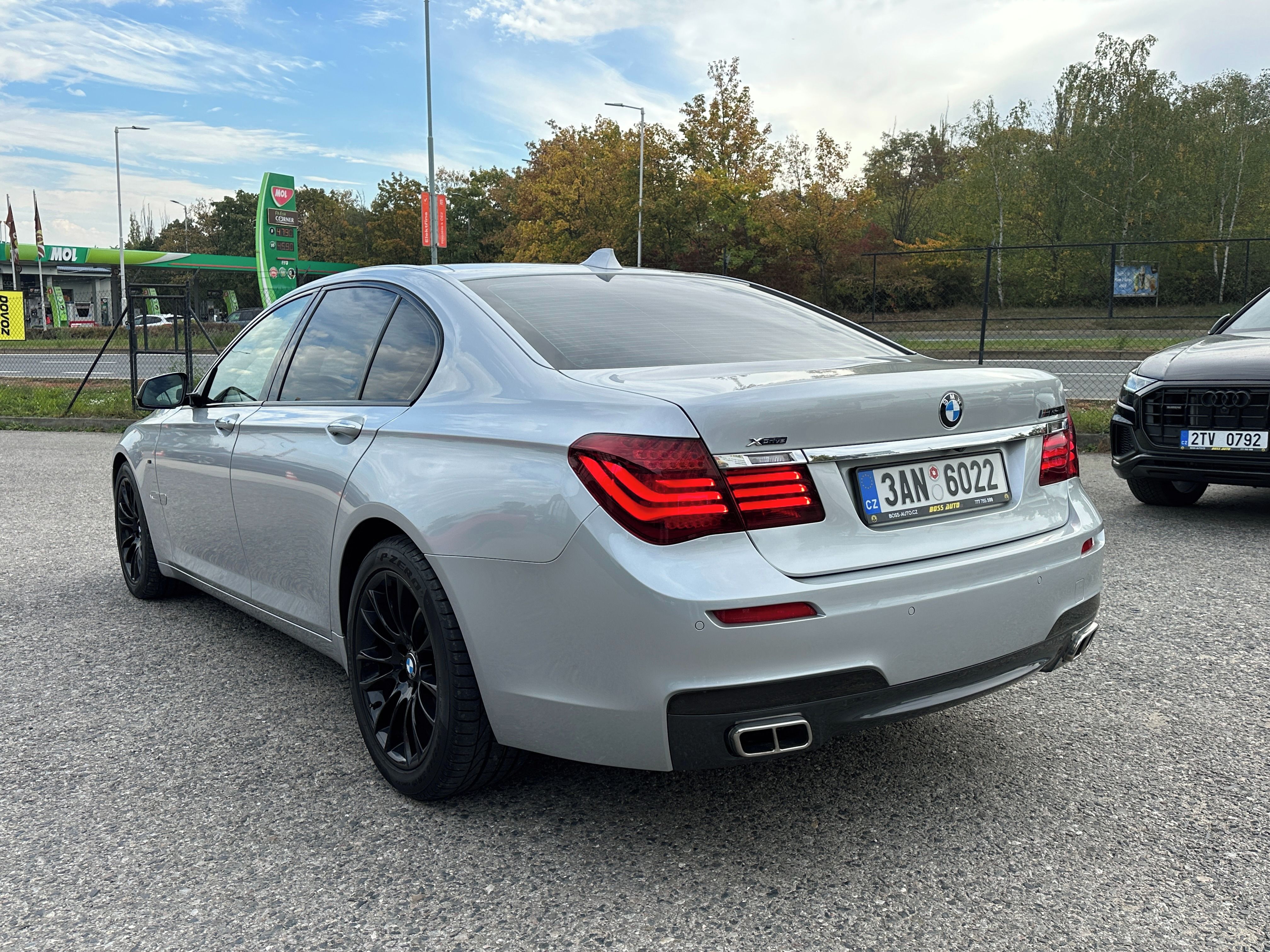 BMW Řada 7, BMW 750 2013 - fotka 6