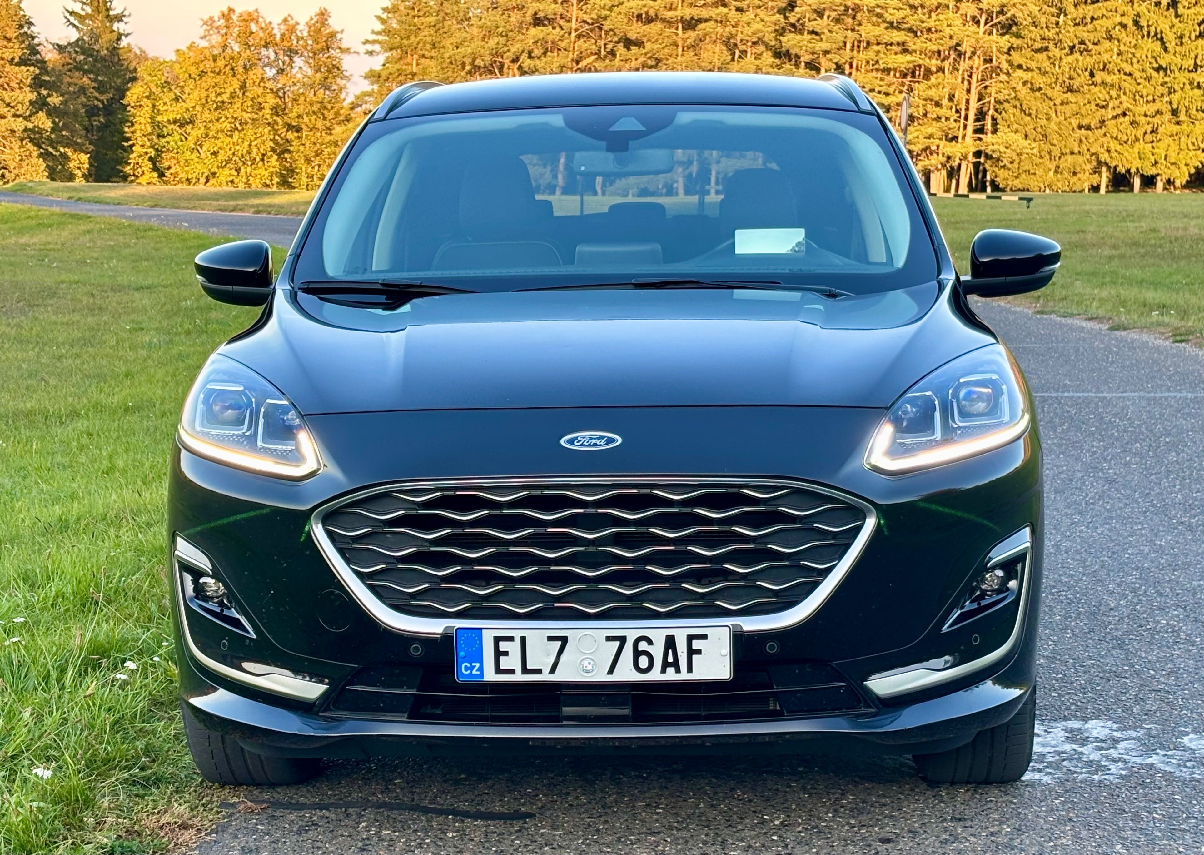 Ford Kuga, 2,5 PHEV Hibrid, Max výbava - fotka 2