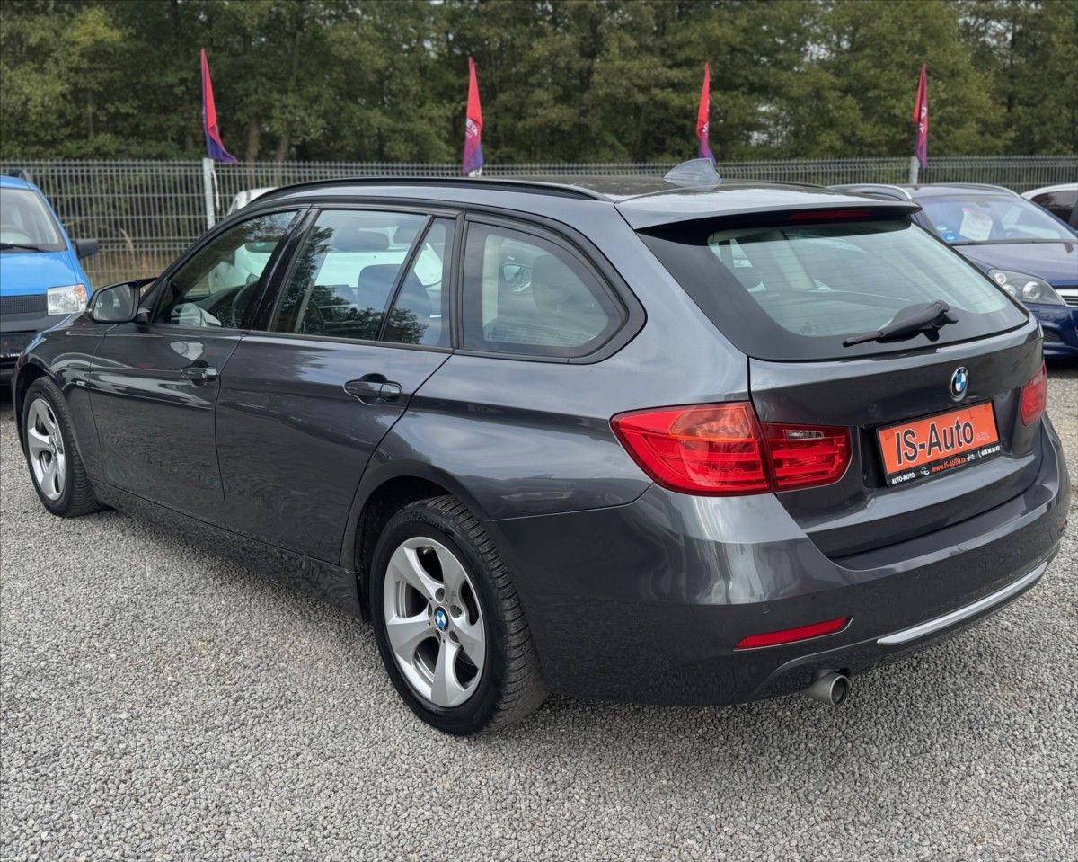 BMW Řada 3, 2,0 318D COMBI - fotka 5