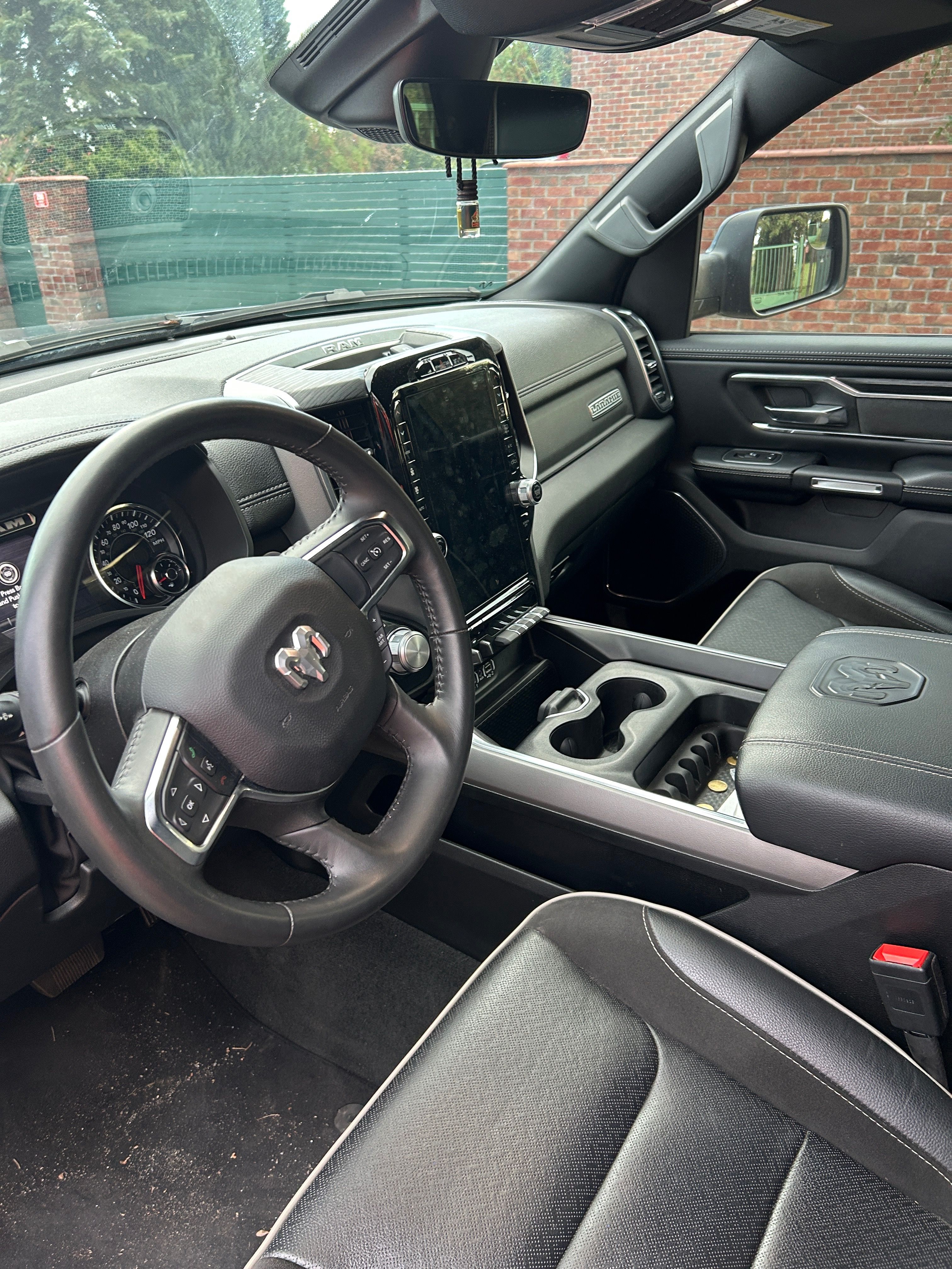 Dodge Ram, Dodge Ram 1500 Laramie 5.7 V8 - fotka 5