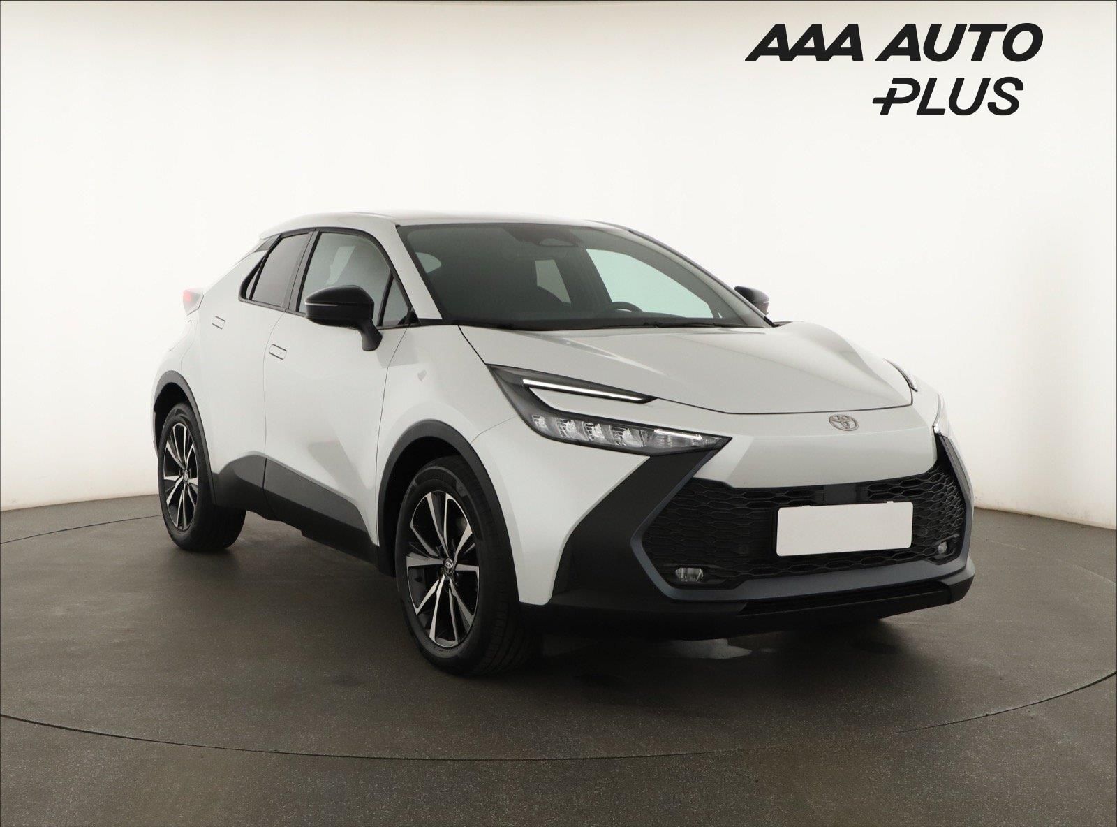 Toyota C-HR, 2.0 Plug-in, Automat, ČR,1.maj