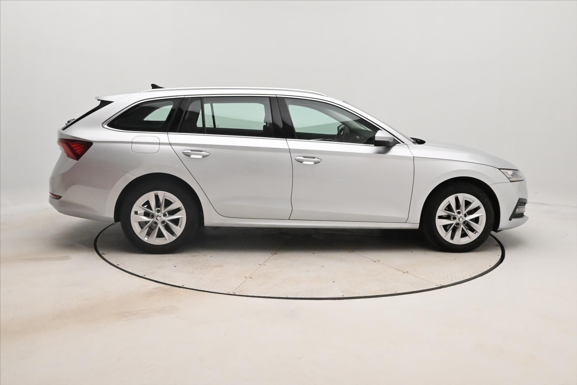 Škoda Octavia, 2,0 TDI 110kW DSG Style Záruka - fotka 4