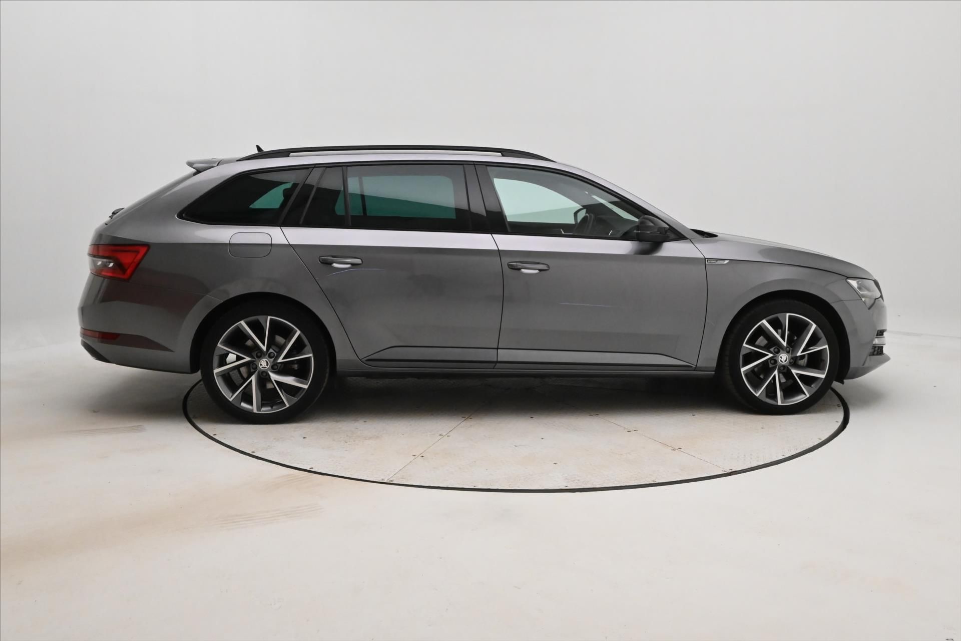 Škoda Superb, 1,4 iV TSI 115kW DSG Sportline - fotka 4