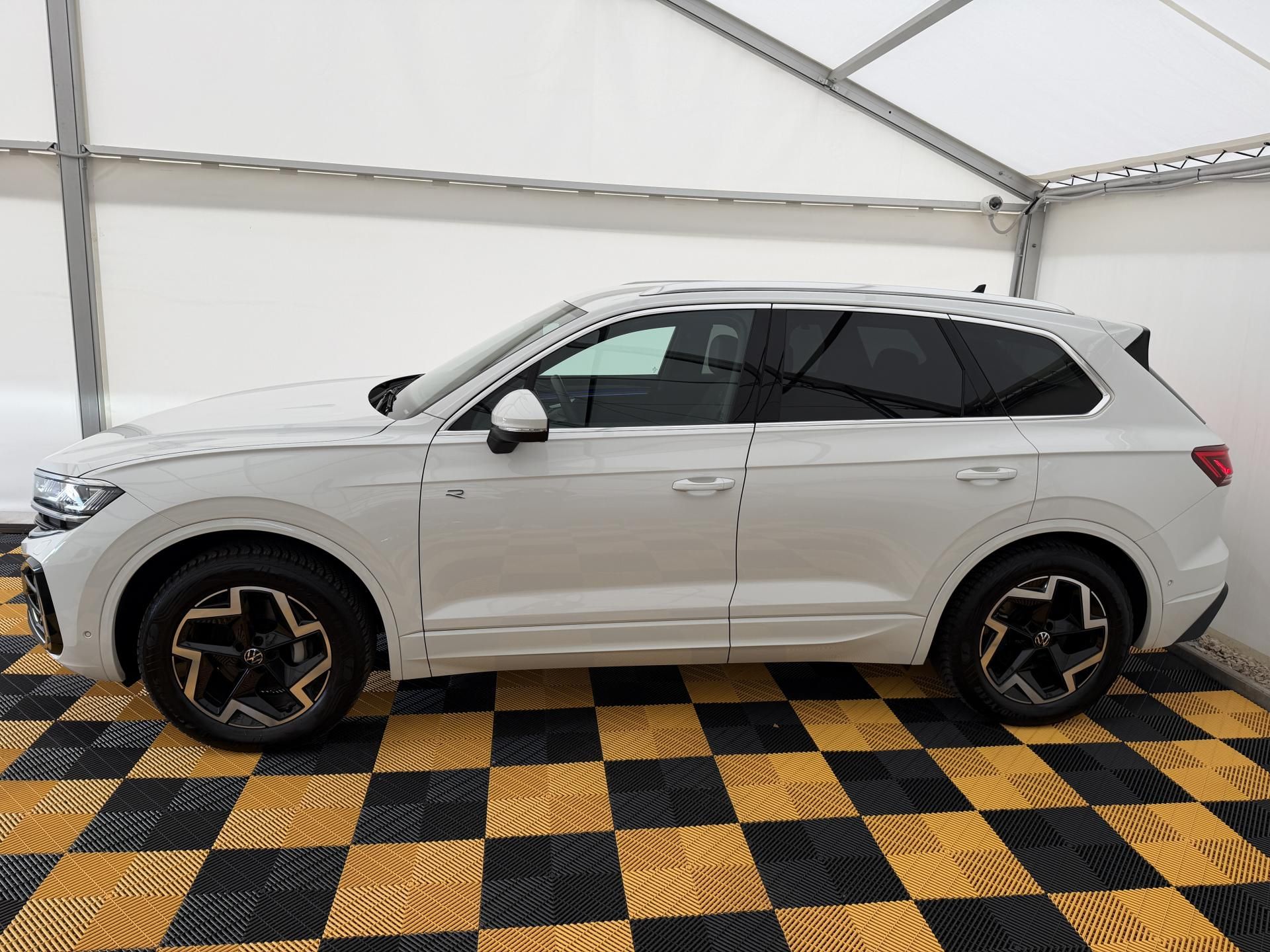 Volkswagen Touareg, 3.0Tdi*1-MAJ*DPH*HUD*R-LINE* - fotka 4
