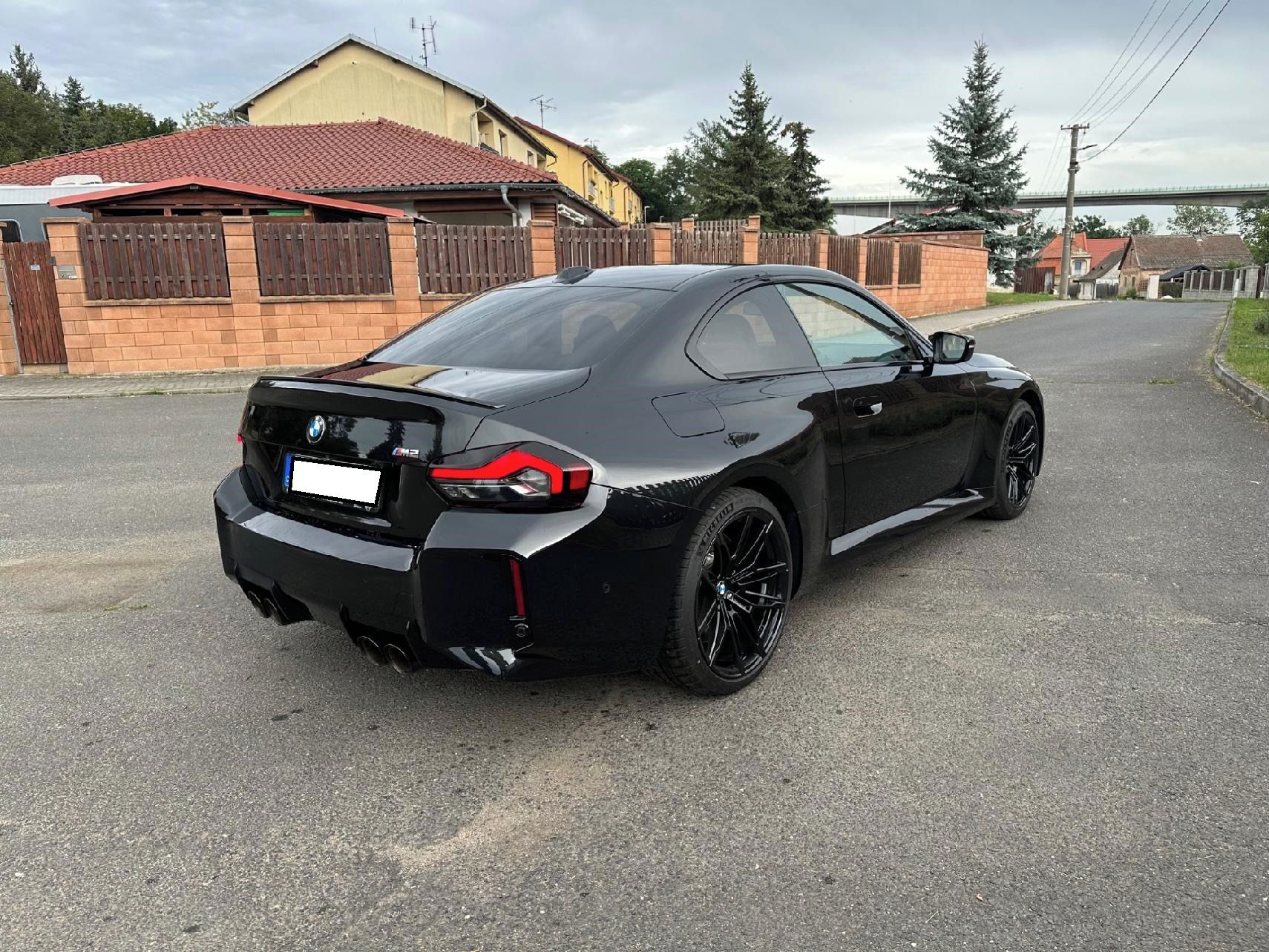 BMW M2, G87 Cabon/Harman - fotka 4