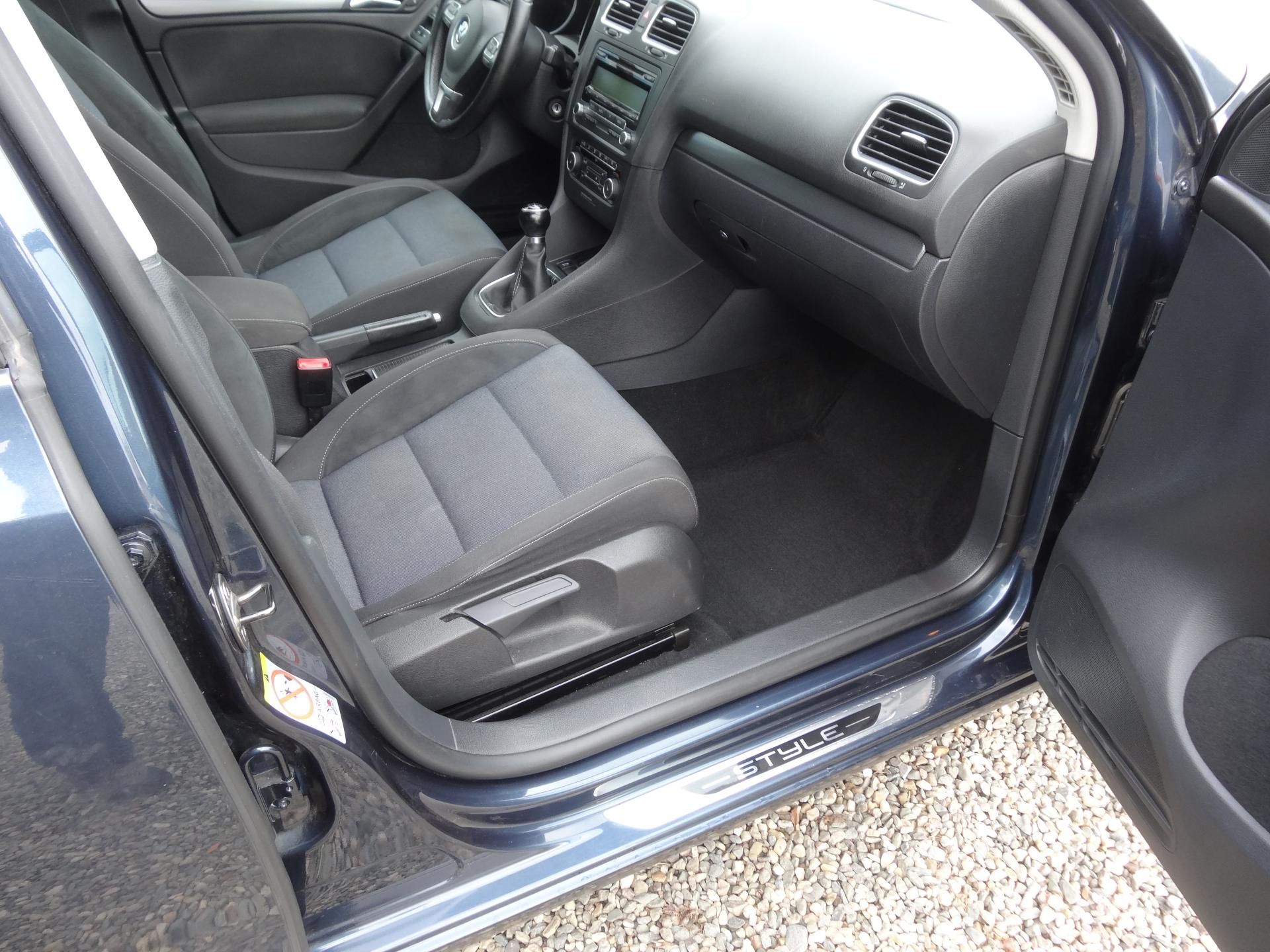 Volkswagen Golf, 1.4TSi  Style - fotka 4