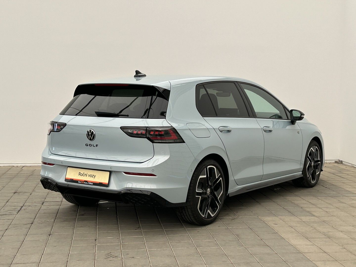 Volkswagen Golf, 1.5TSI 110kW R-Line - fotka 2