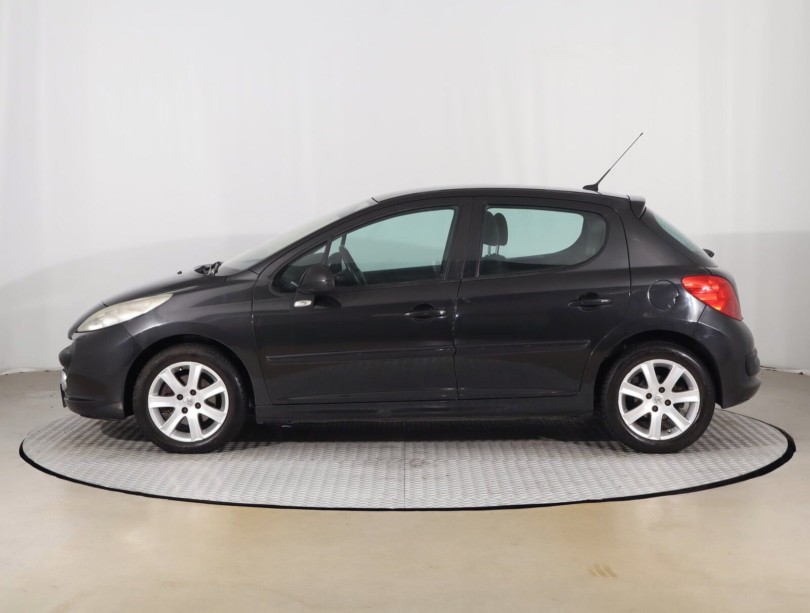 Peugeot 207, 1.6 16V, jezdí dobře - fotka 3
