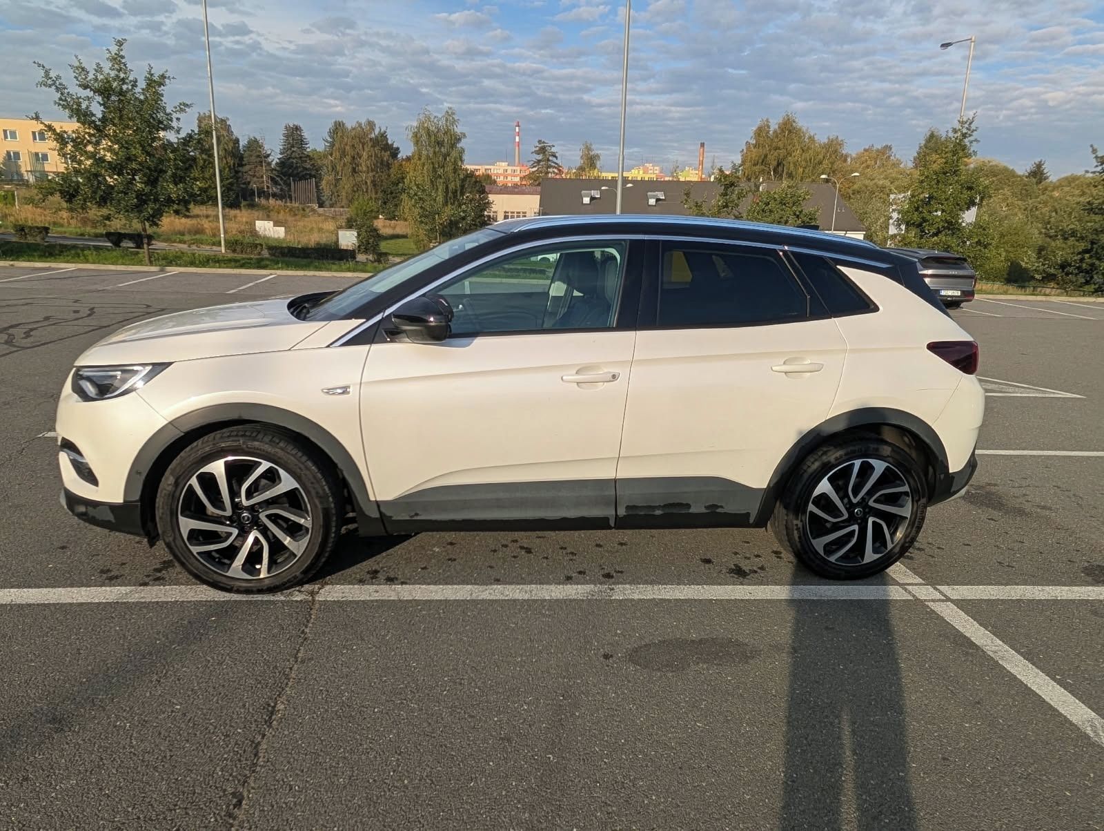 Opel Grandland X, Opel Grandland X Ultimate 1.6 - fotka 2