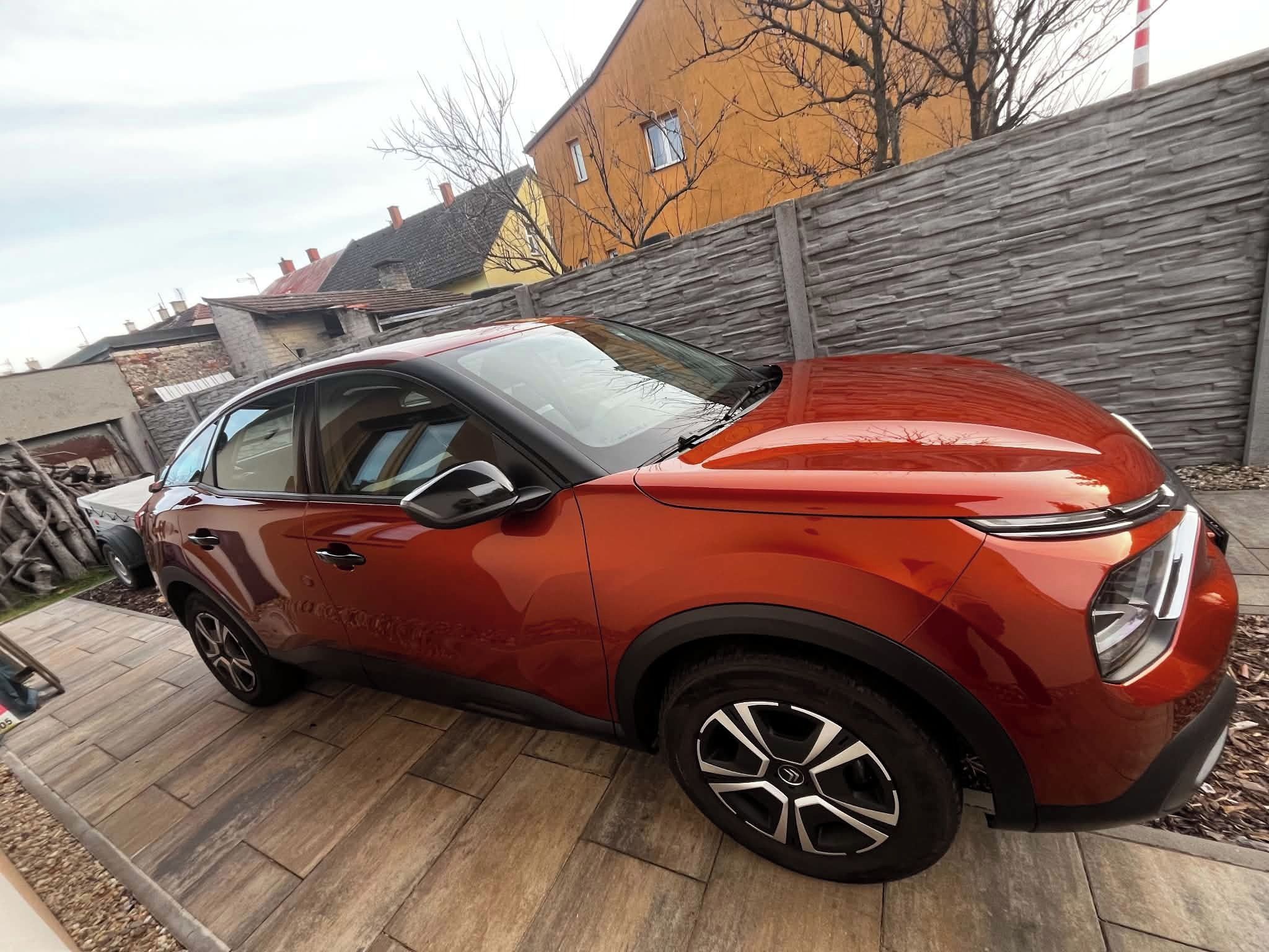 Citroën C4, Citroën C4 1.2 PureTech 74 kW - fotka 6