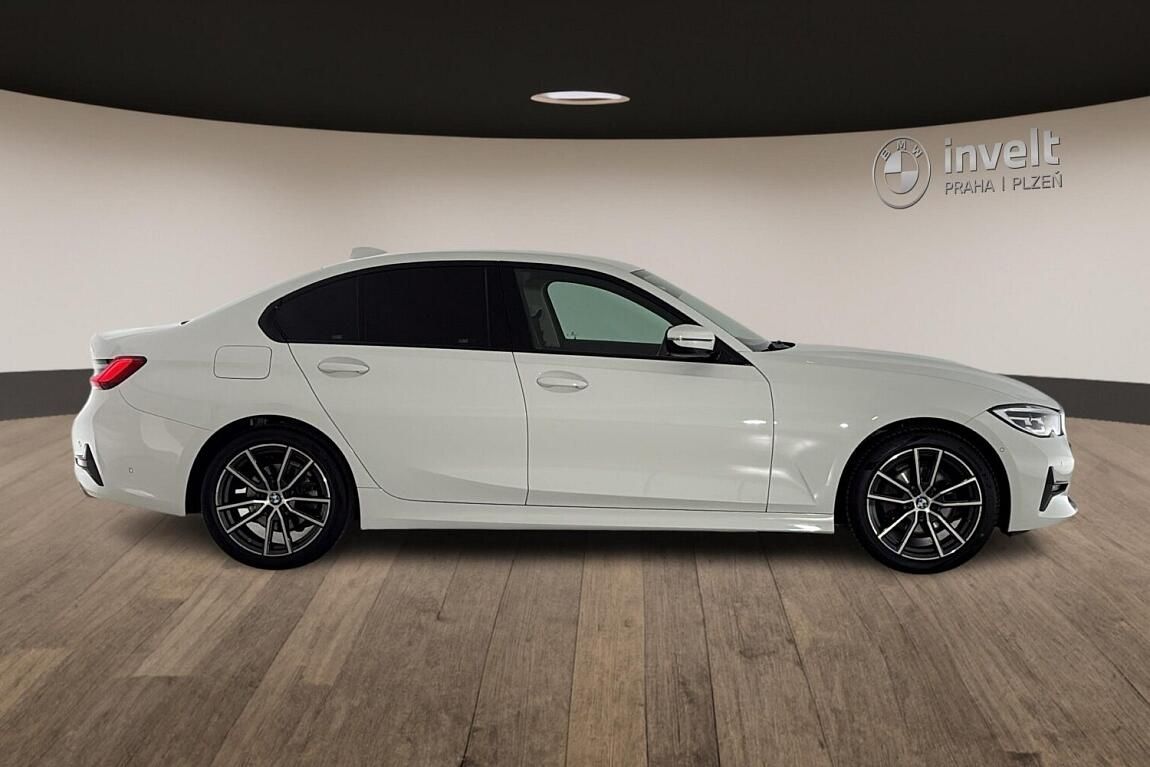 BMW Řada 3, 320d xDrive - fotka 2
