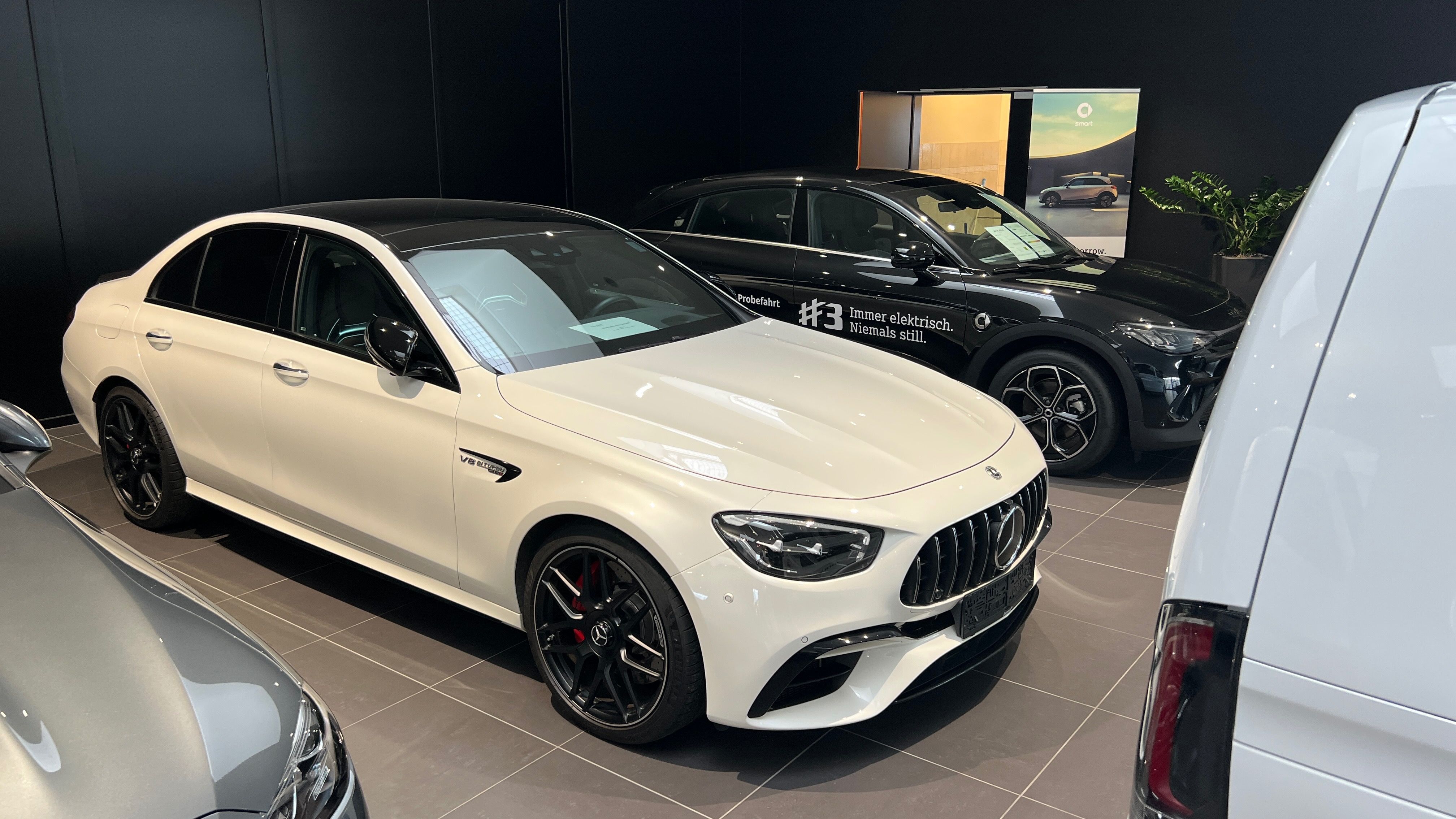 Mercedes-Benz Třídy E, E63s AMG - fotka 6