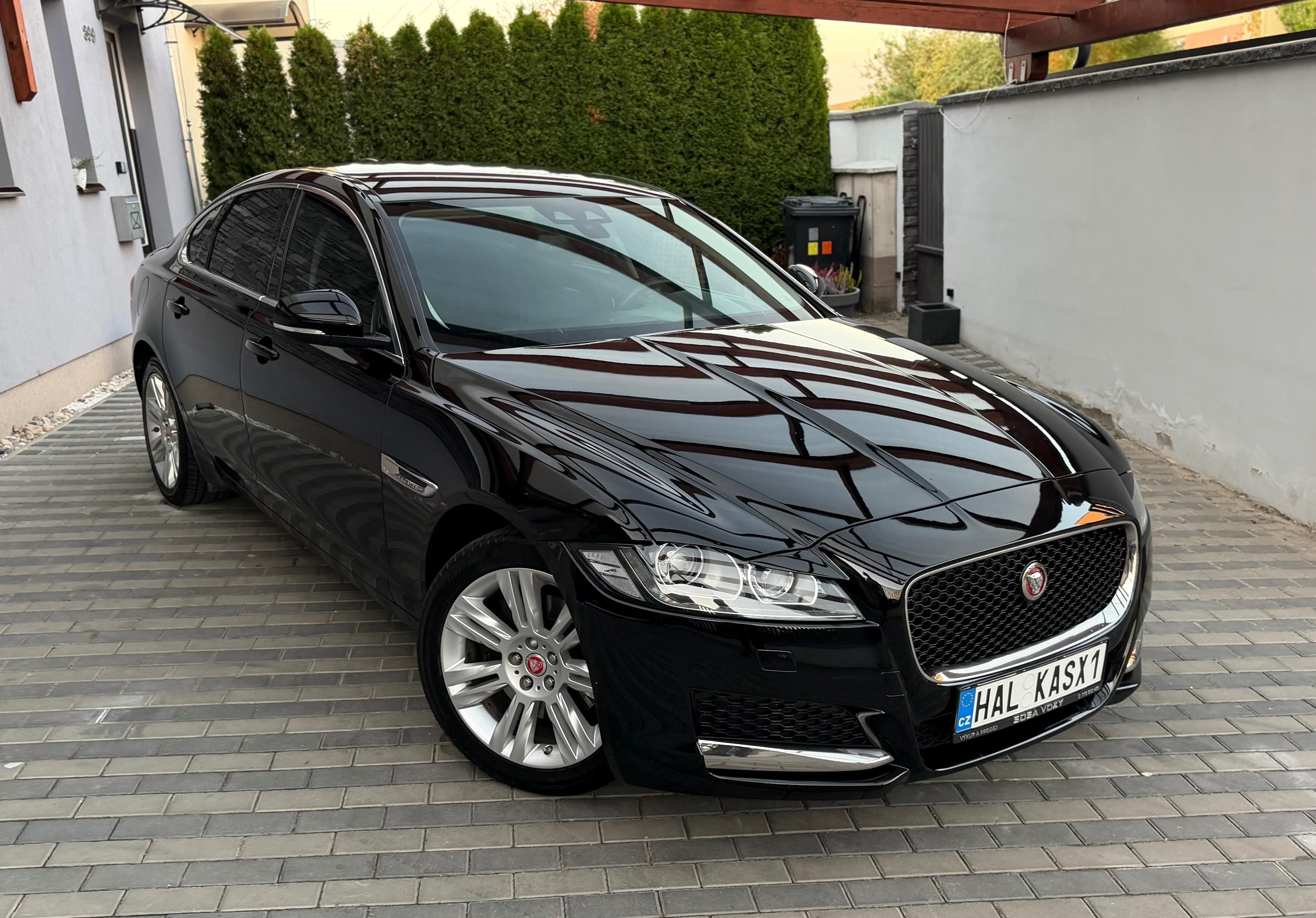 Jaguar XF, Krásný stav - fotka 5