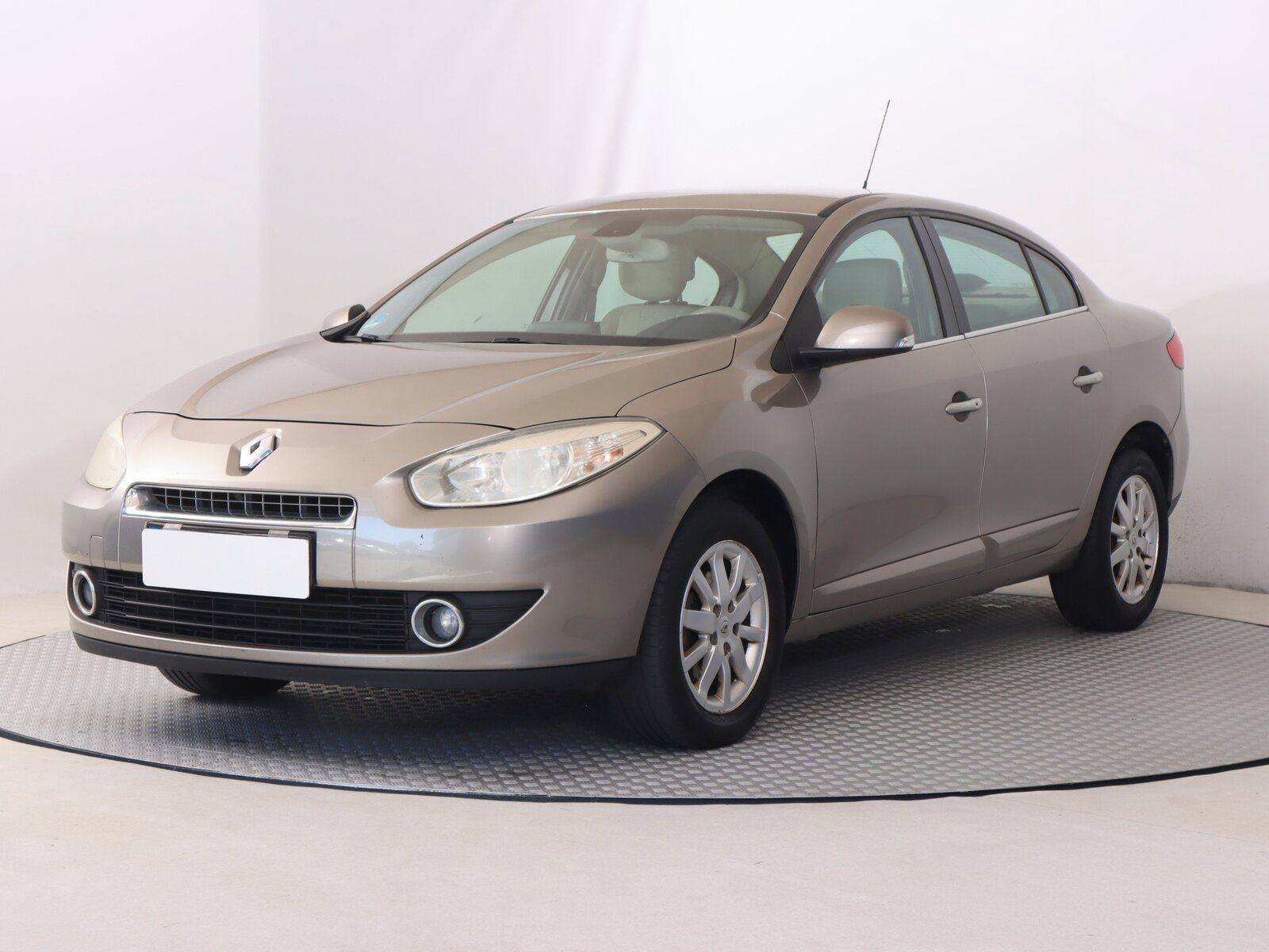 Renault Fluence, 1.6 16V, Serv.kniha, Navi - fotka 2