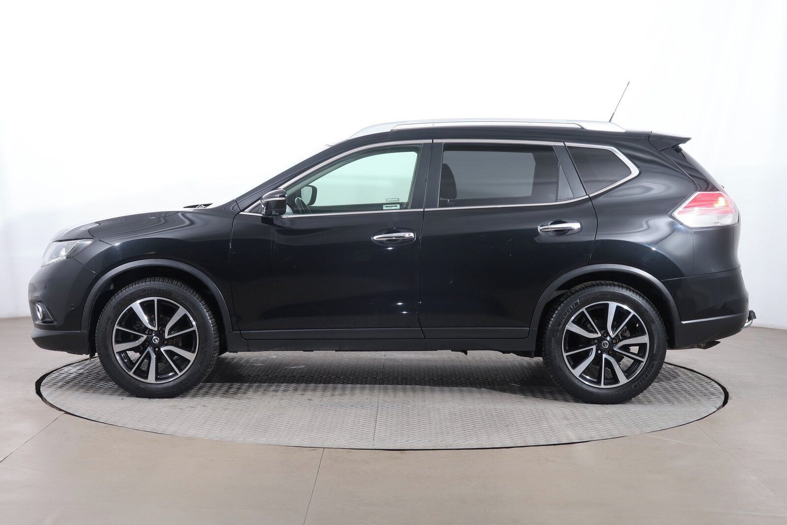 Nissan X-Trail, 1.6 dCi, 4X4, Serv.kniha - fotka 3