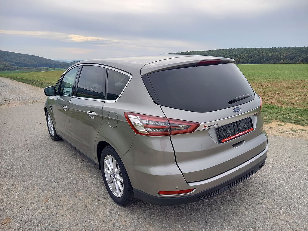 Ford S-MAX, 2,0Tdci Titanium+klima+Automat - fotka 4
