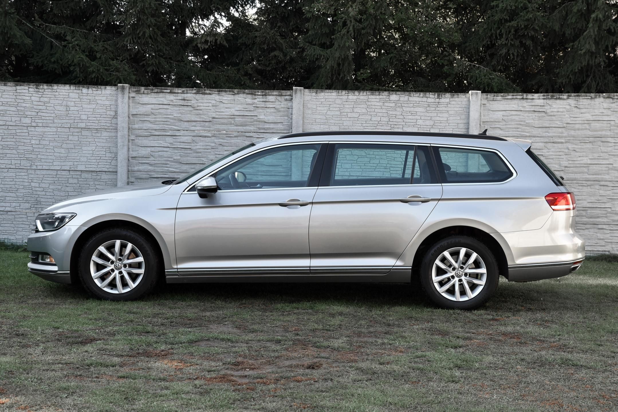 Volkswagen Passat, 2.0 TDi CR DSG COMFORTLINE, TZ - fotka 2