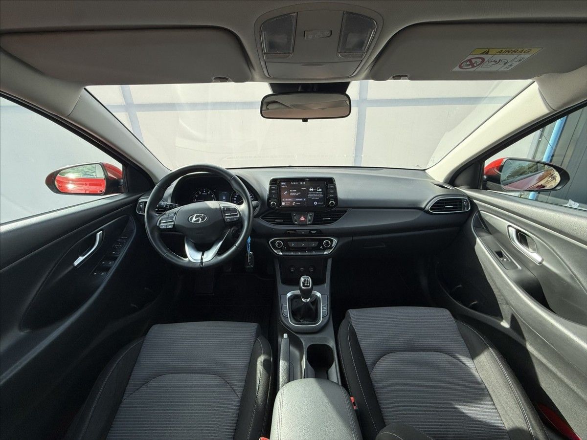 Hyundai i30, 1,5 CVVT 81kW Comfort - fotka 5
