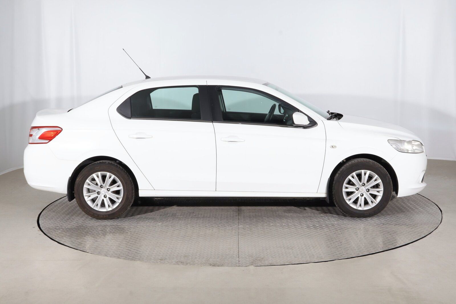 Peugeot 301, 1.2 VTi, Automat, Serv.kniha - fotka 6