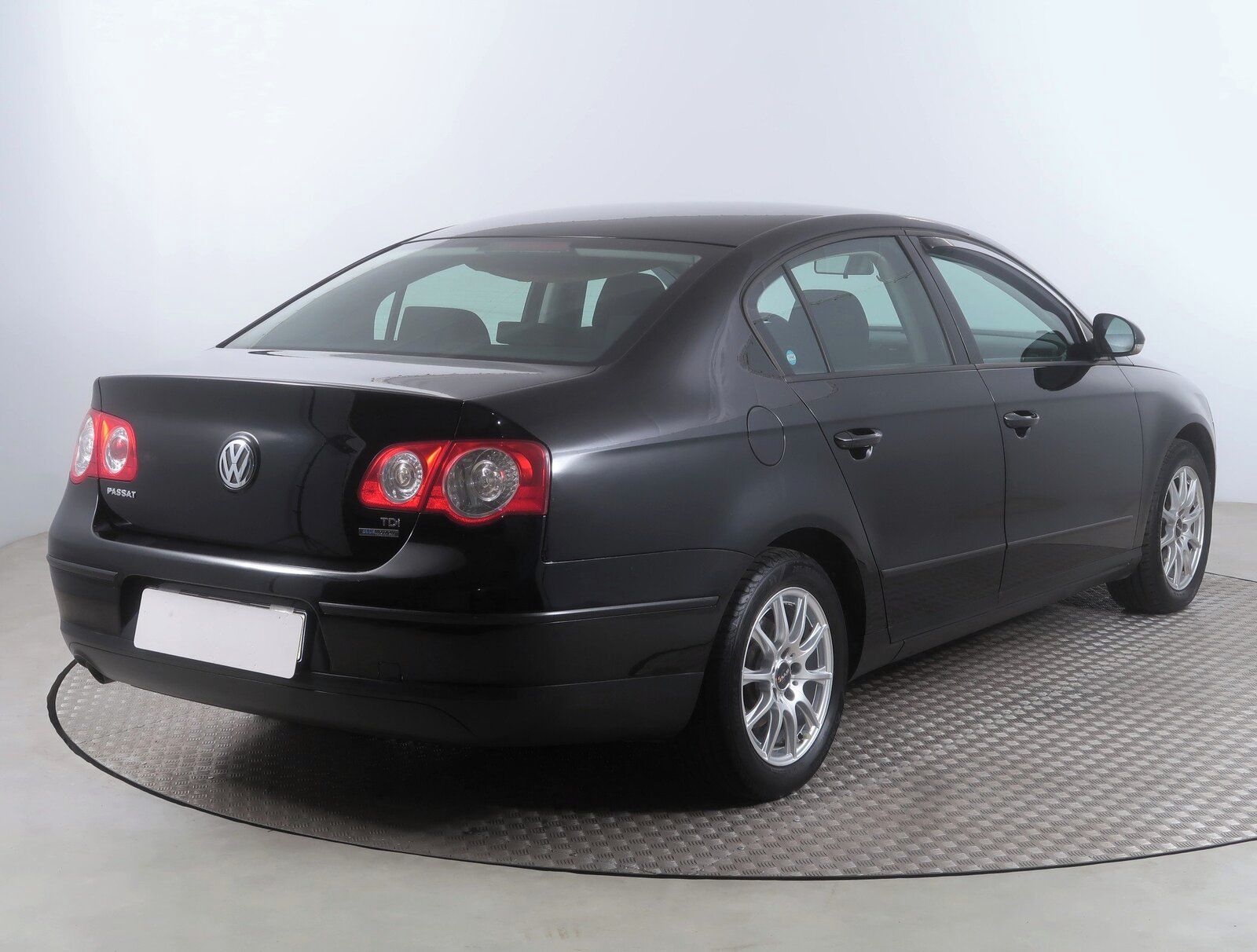 Volkswagen Passat, 1.6 TDI, Trendline - fotka 5