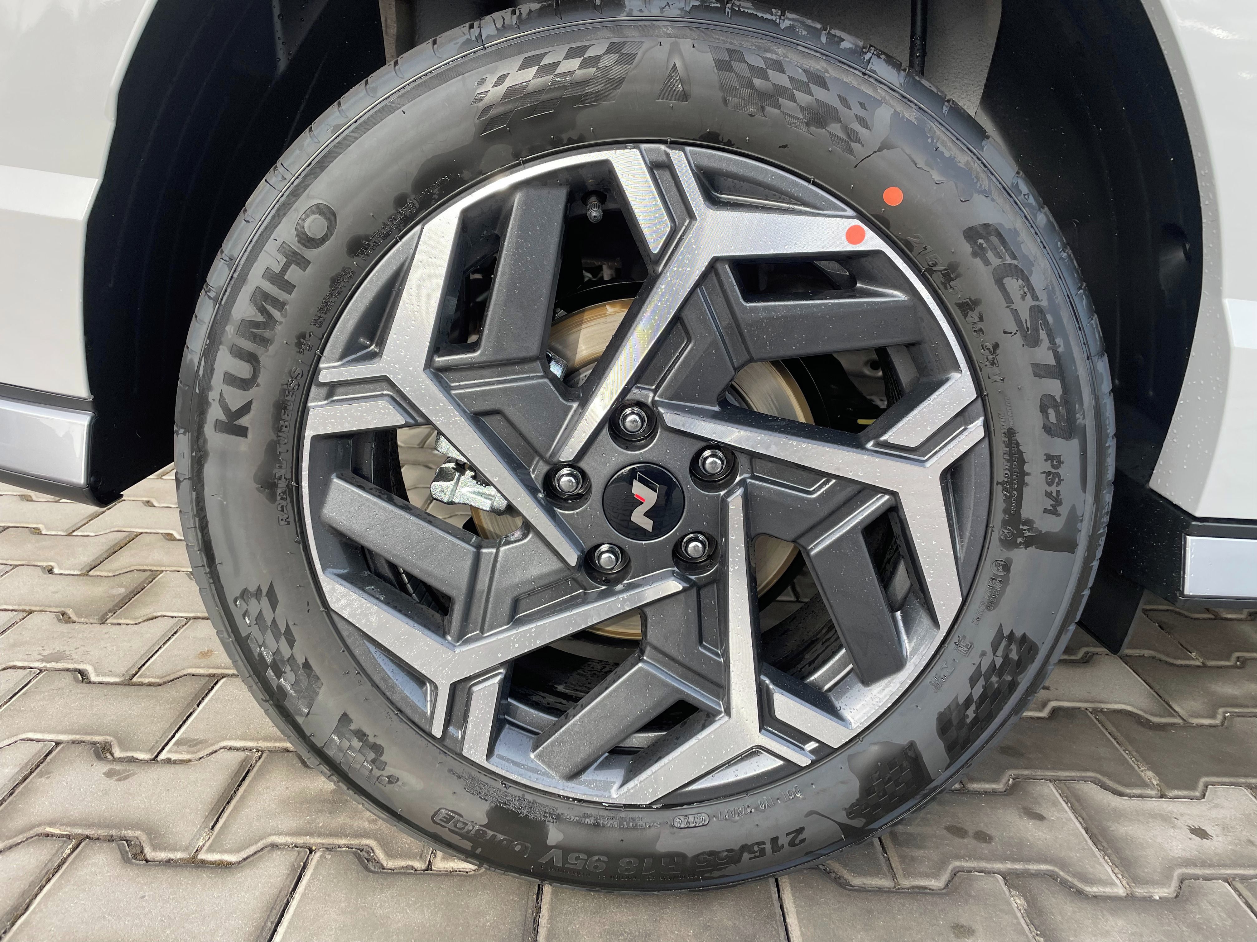 Hyundai Kona, 27 1,6 T-GDI DCT 132 kW N LINE - fotka 4