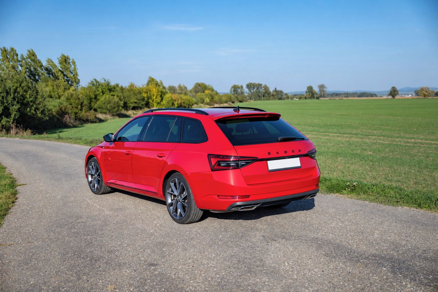 Škoda Superb, 2.0 TSi - Sportline 4x4 - fotka 4