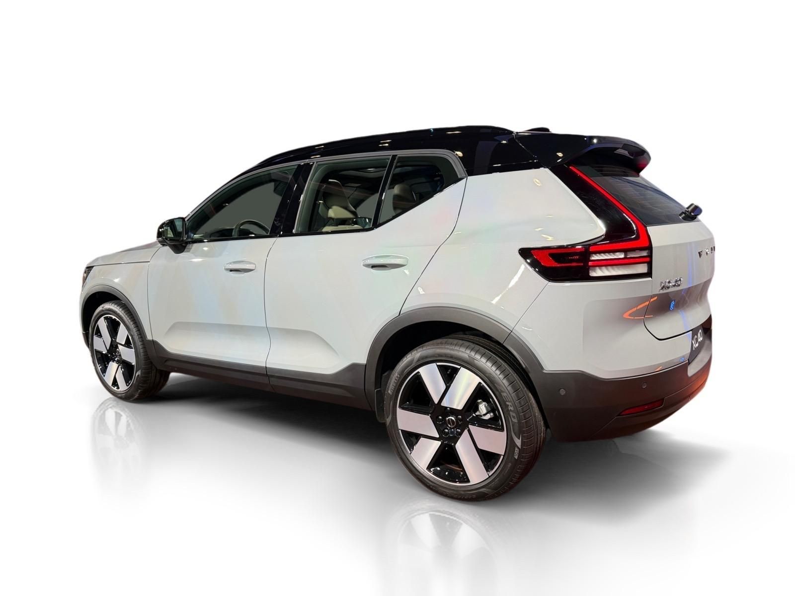 Volvo XC40, NEW PLUS LOUNGE PAKET MY27 - fotka 3