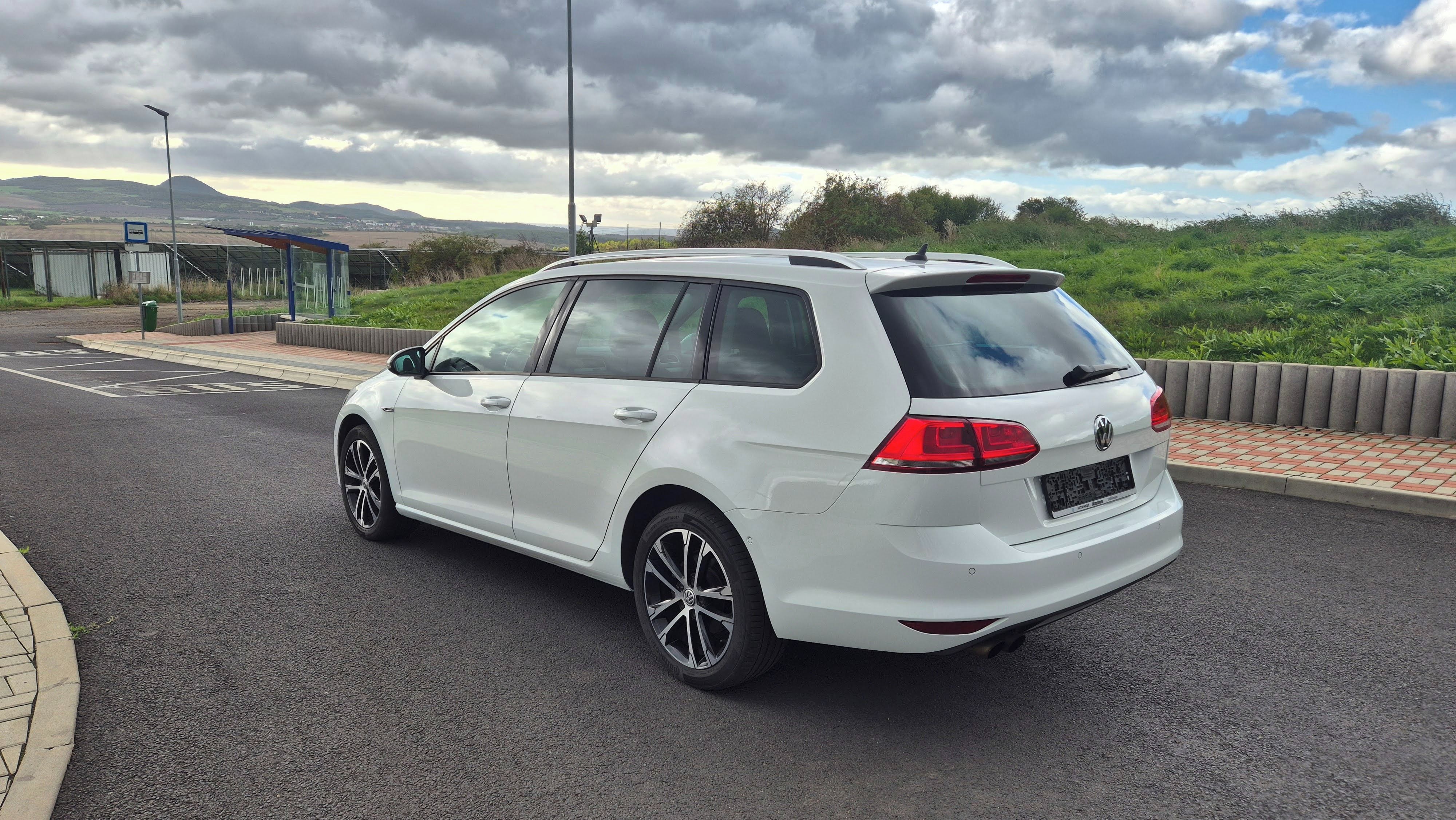 Volkswagen Golf, 1,4tsi 110kw servis VW,1.maj. - fotka 4