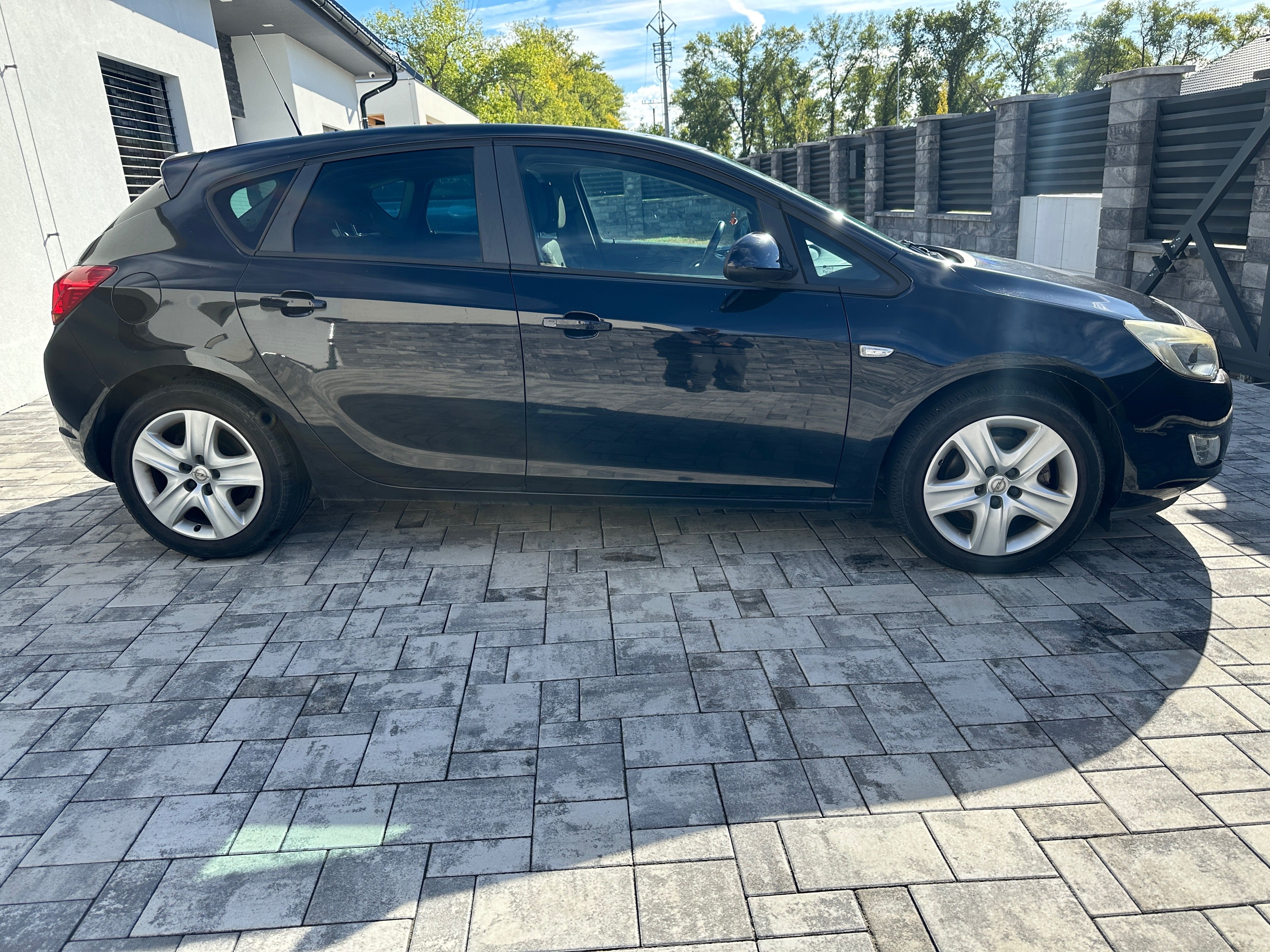 Opel Astra, 1,7 CDTI VYHŘ. SEDADLA - fotka 6