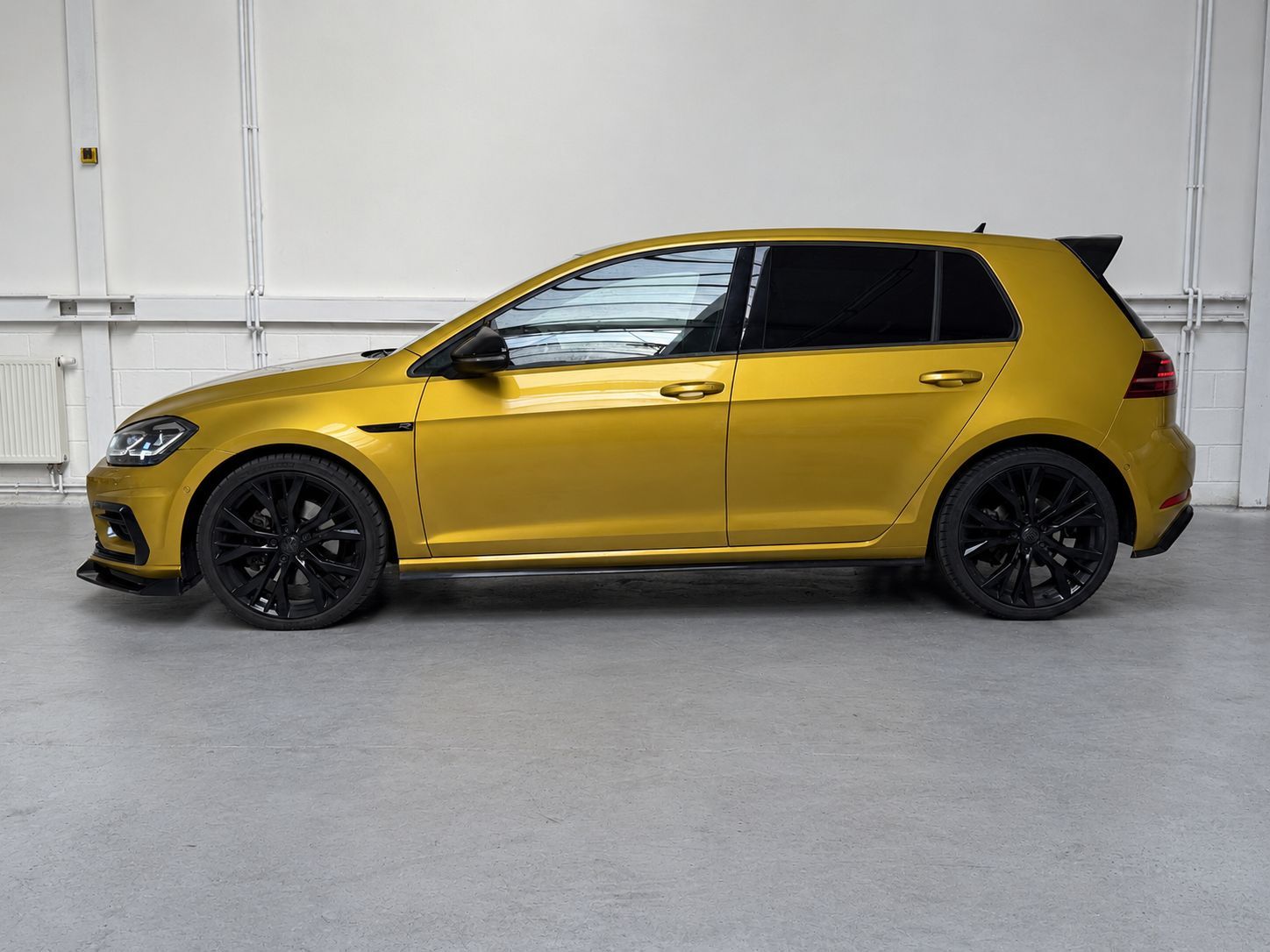 Volkswagen Golf, R-Line 1.5 110kw DSG PANO - fotka 2