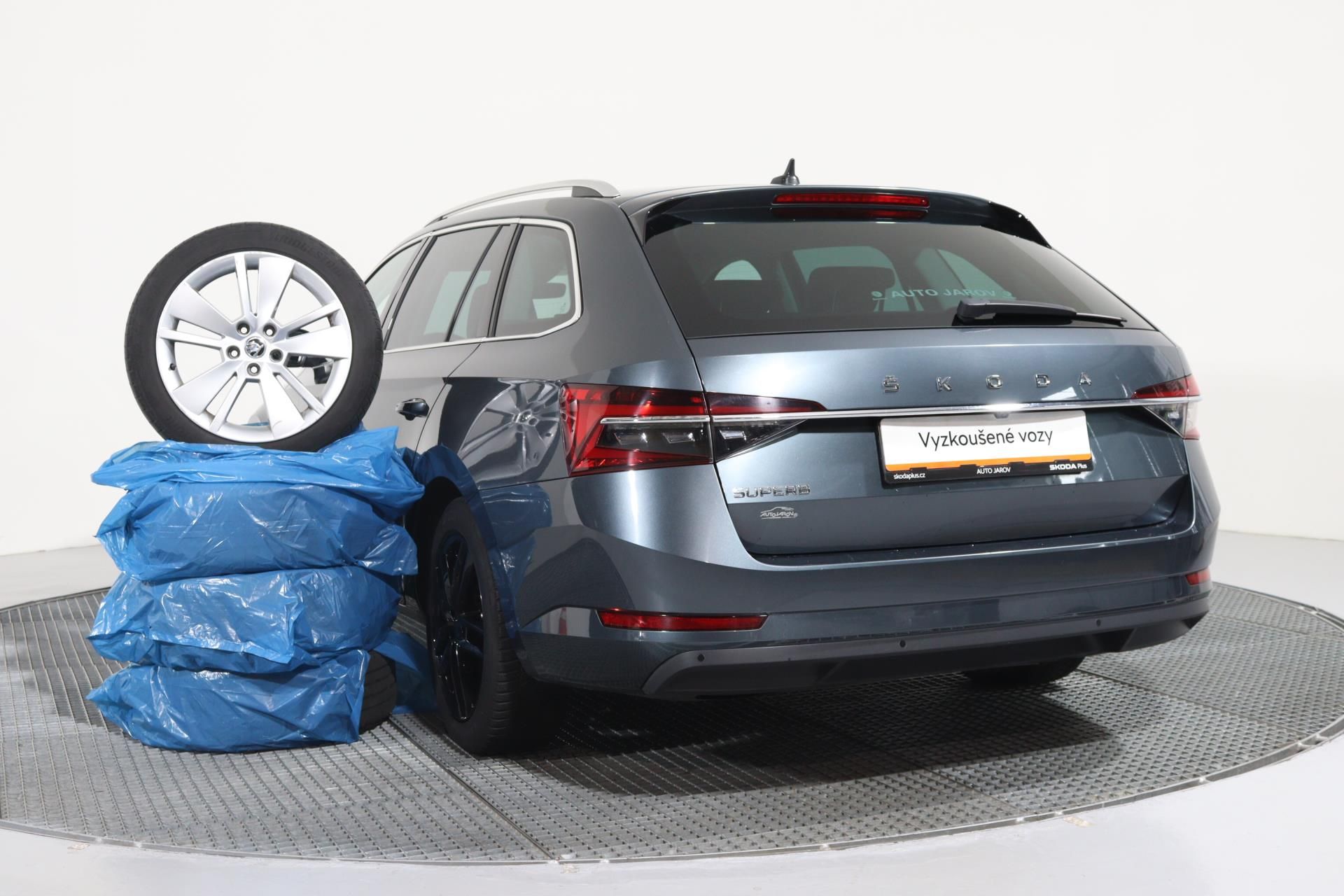 Škoda Superb, COMBI STYLE 2,0 TDI 110 kW DSG - fotka 2