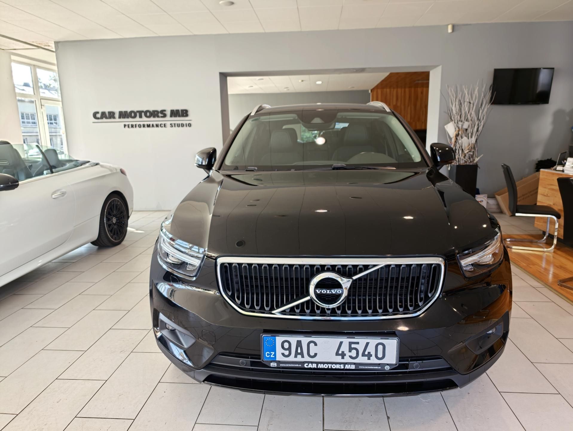 Volvo XC40, D3 AWD Momentum+Winter Pack - fotka 4