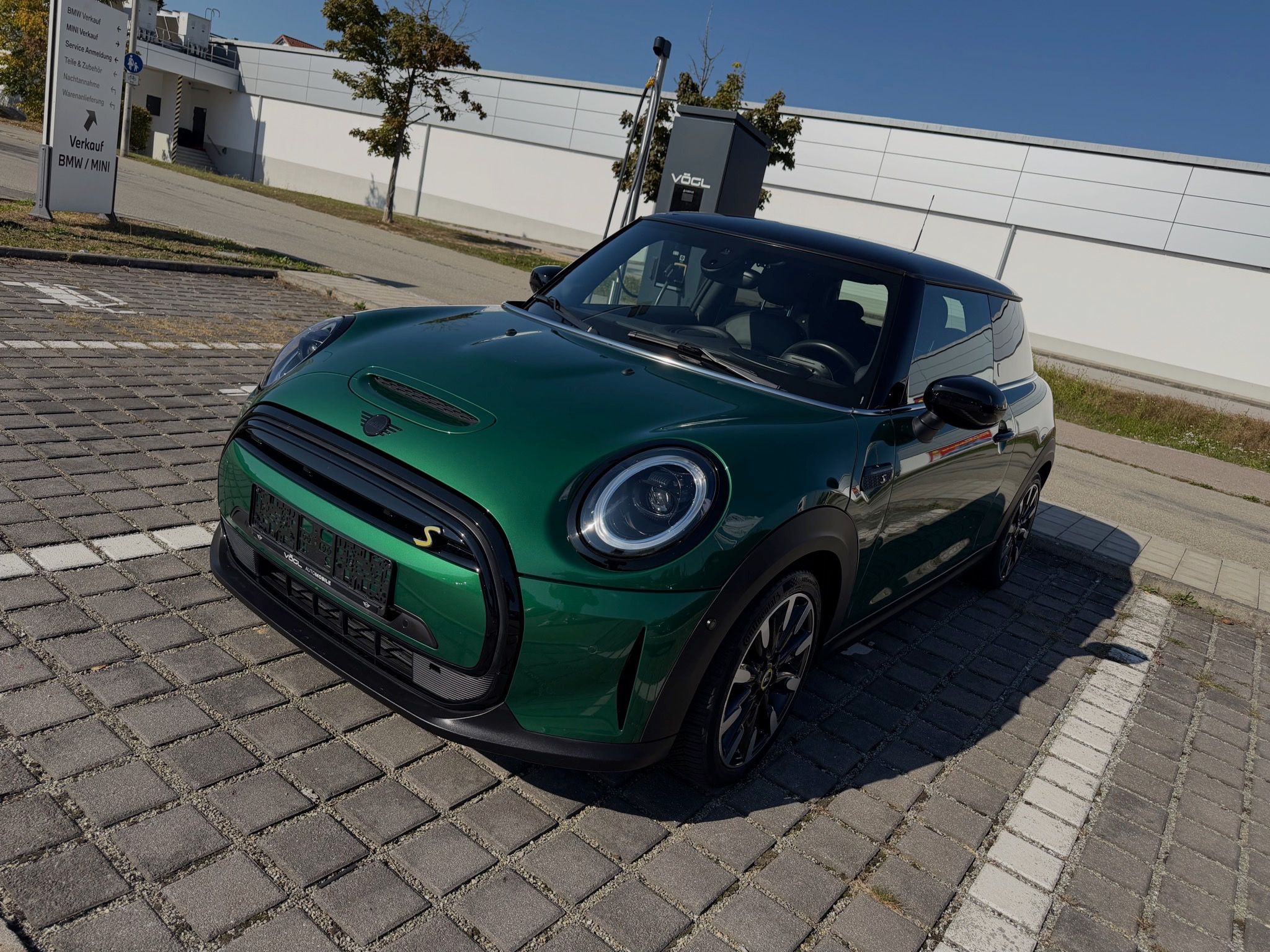 Mini Cooper, SE ACC KeyGo HuD Záruka 9/2028