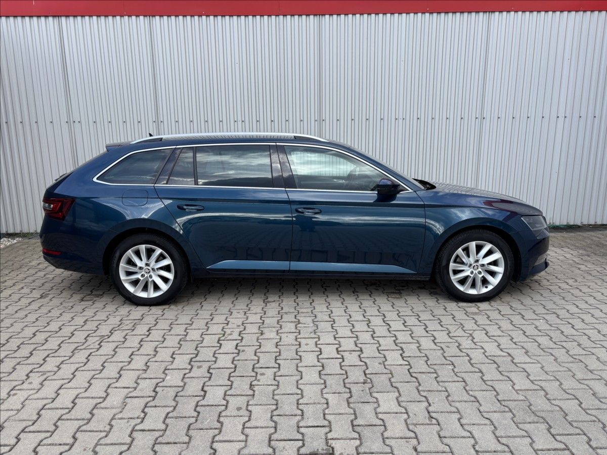 Škoda Superb, III Combi 1.4 TSi Style - fotka 6