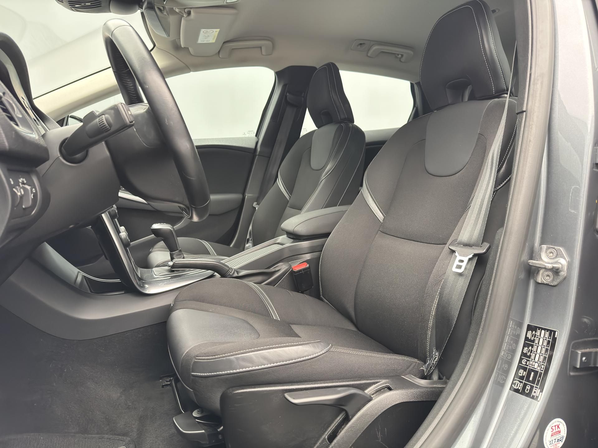 Volvo V40, D2 KINETIC - fotka 4