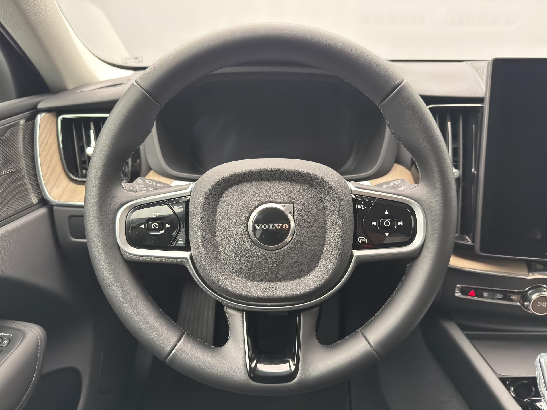 Volvo XC60, B5 AWD BRIGHT PLUS CZ 1.maj - fotka 3