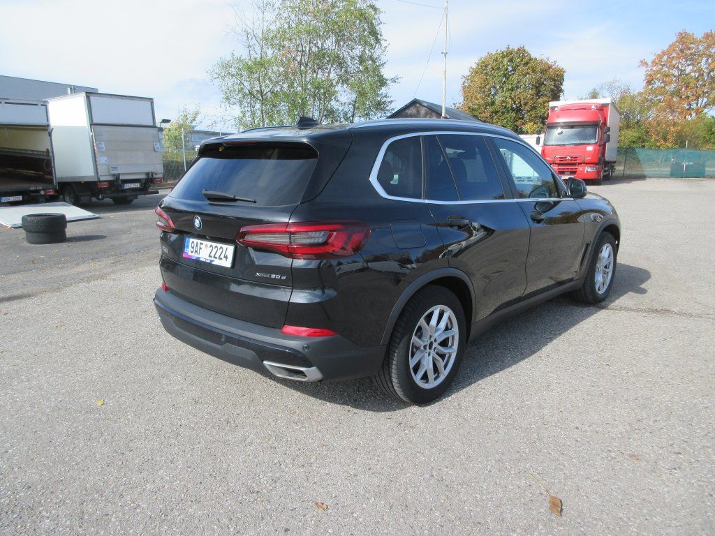 BMW X5, 3.0 Xdrive 30d 46 000 km - fotka 6