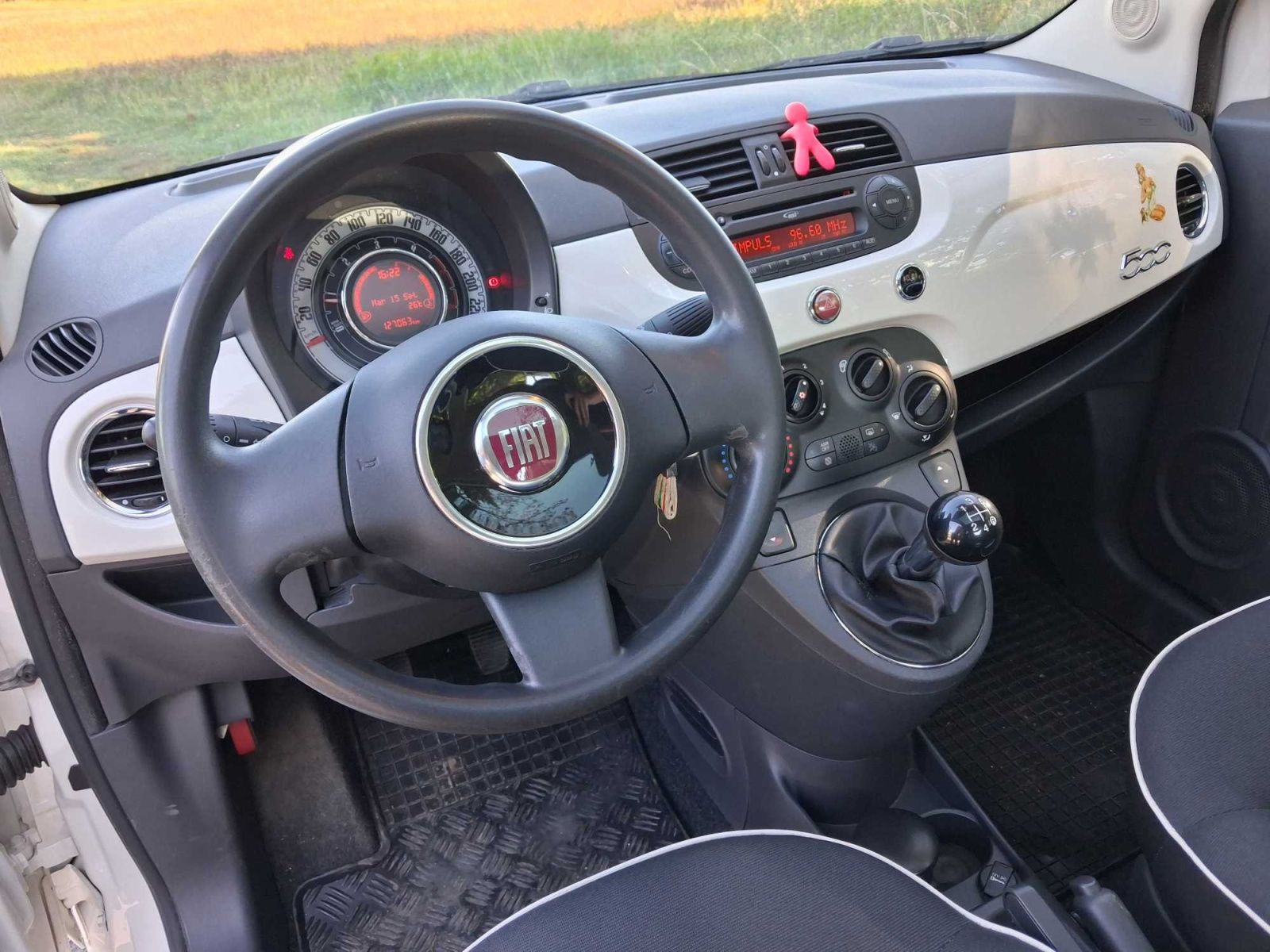 Fiat 500, 1.3 MultiJet, Kožené sedačky - fotka 3